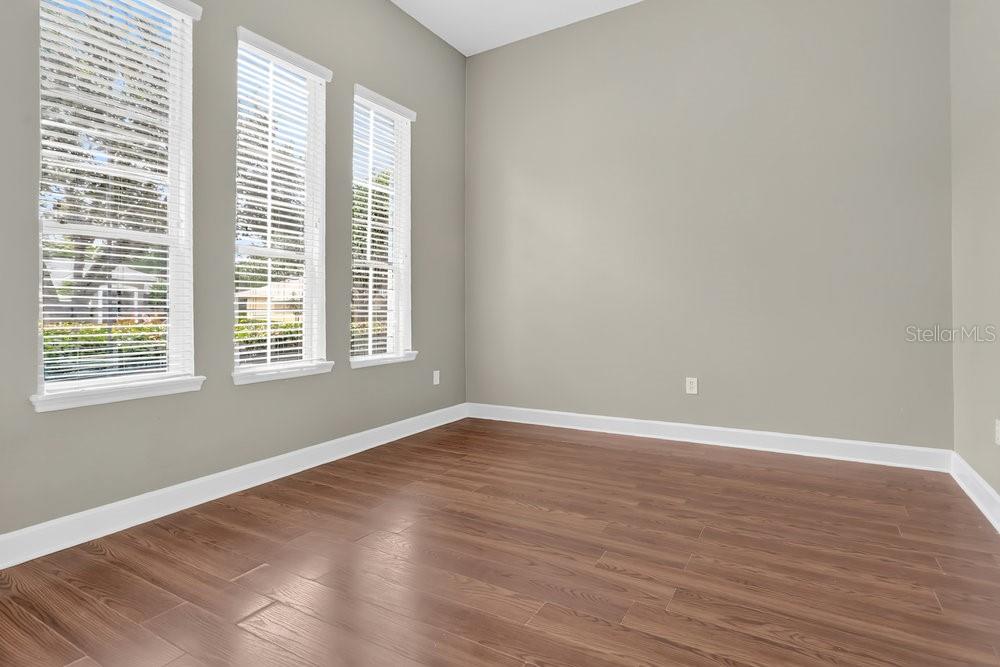 Image 7 of 41 For 213 Bluestone Place