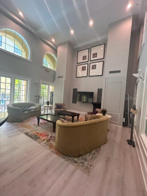 Image 20 of 21 For 860 Orange Avenue 159