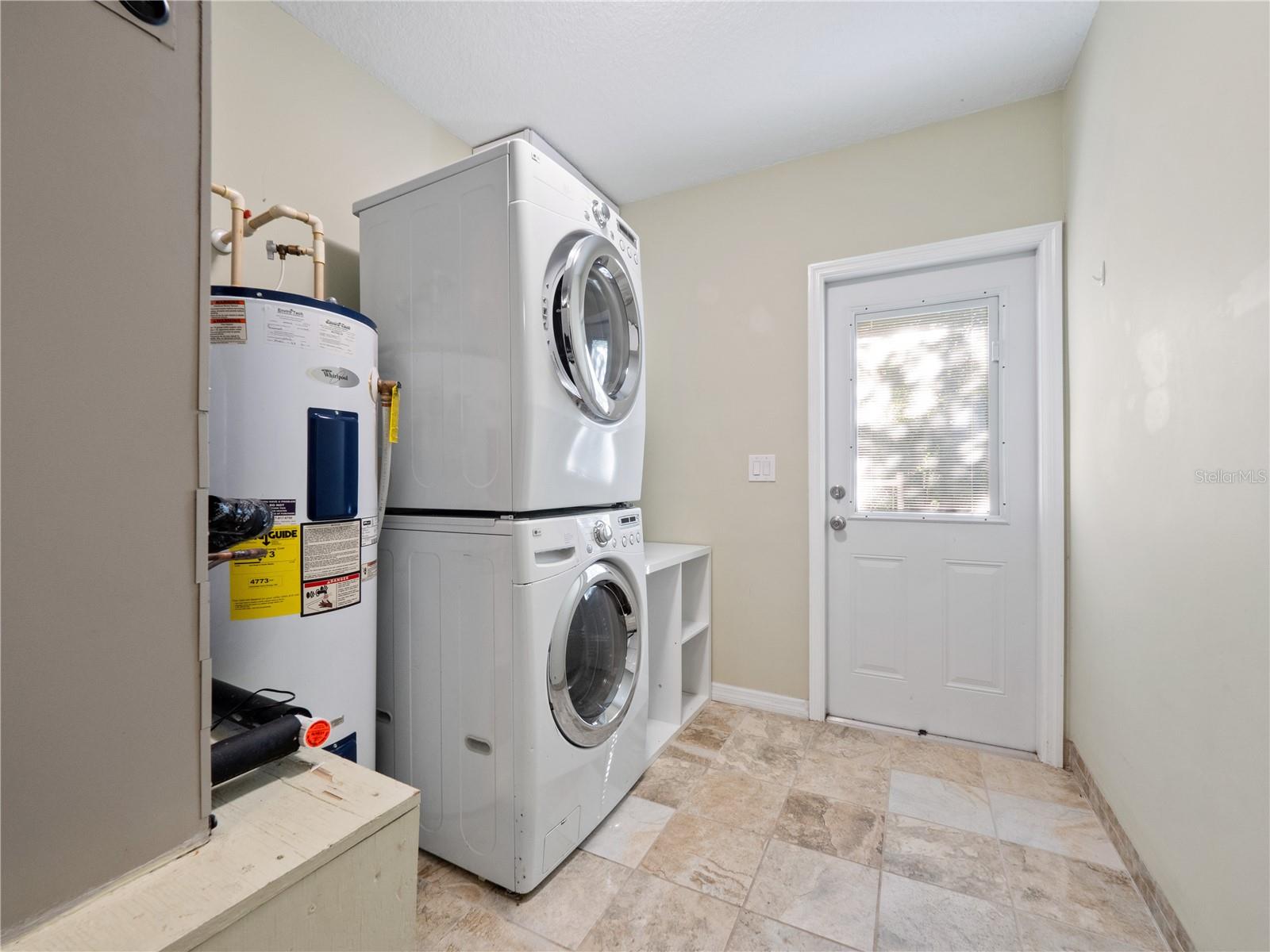 Image 18 of 26 For 1919 Azalea Avenue