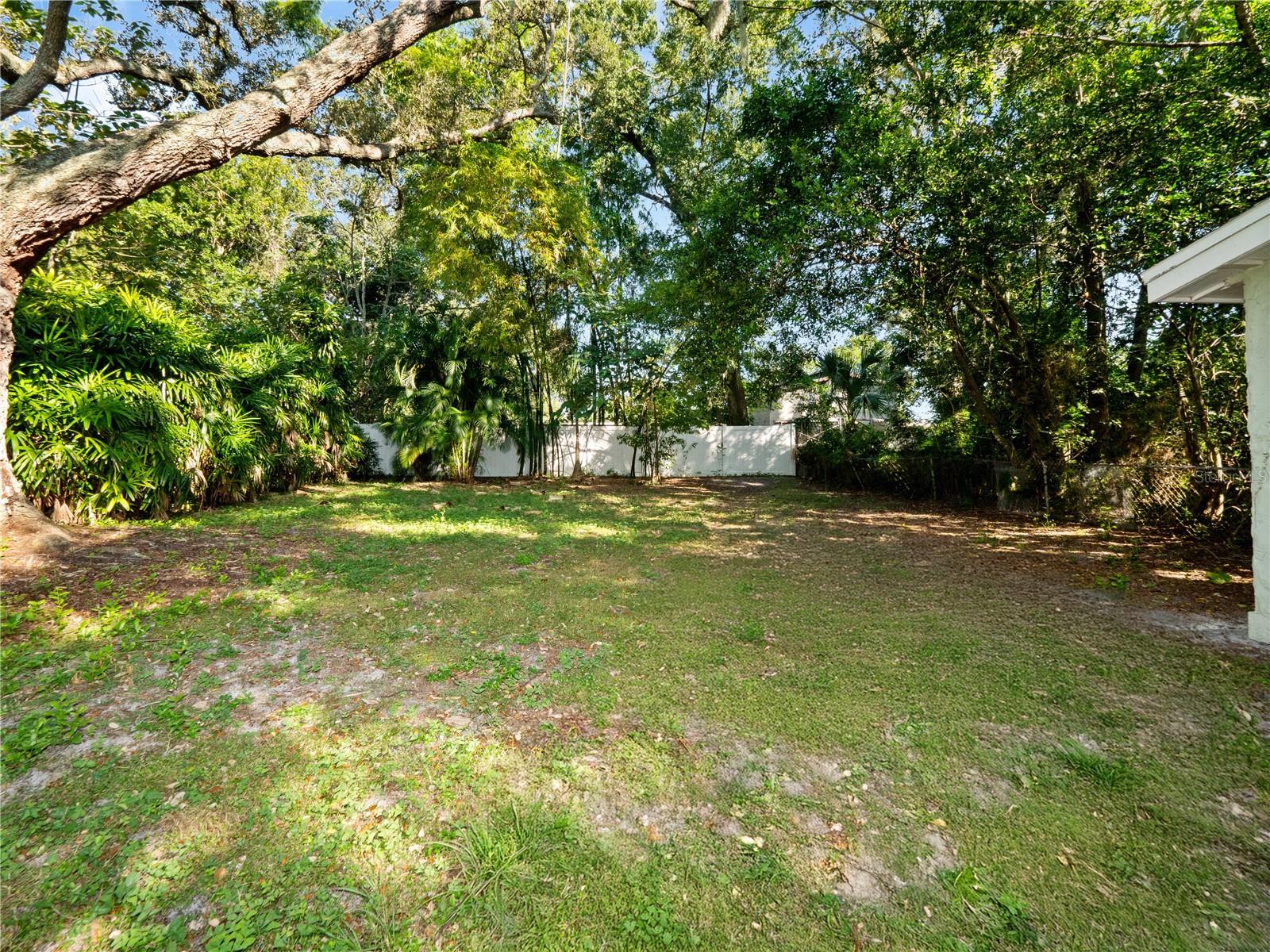 Image 23 of 26 For 1919 Azalea Avenue