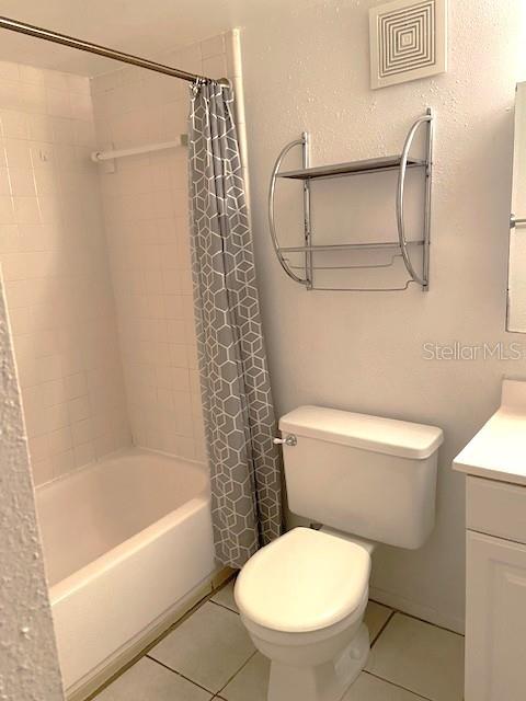 Image 7 of 16 For 920 Lake Destiny Road F