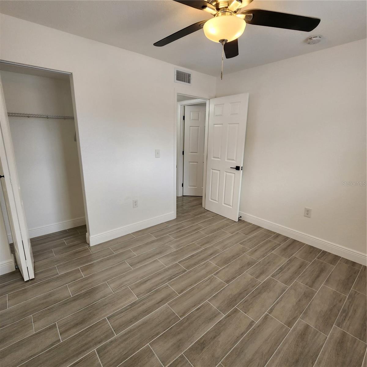 Image 14 of 32 For 711 Wyman Court 711