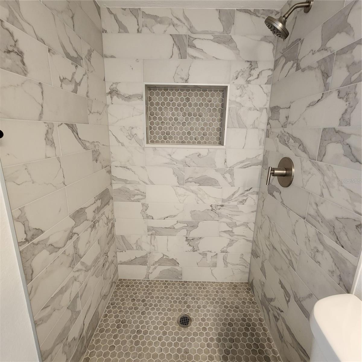 Image 21 of 32 For 711 Wyman Court 711