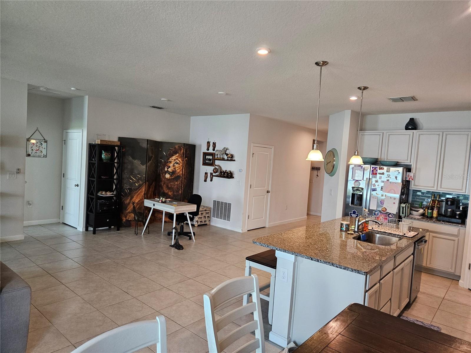 Image 17 of 41 For 692 Bloom Terrace