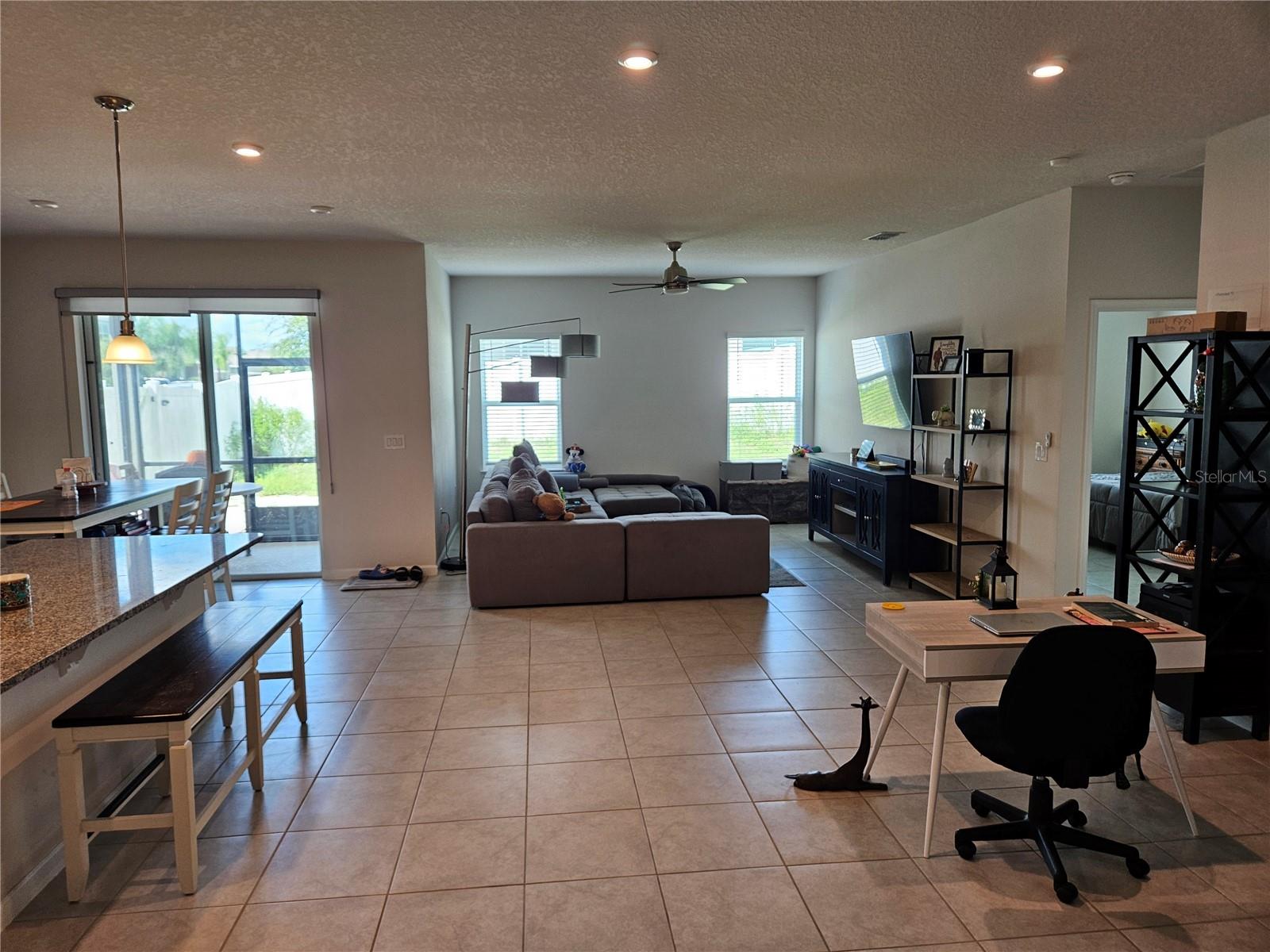 Image 19 of 41 For 692 Bloom Terrace