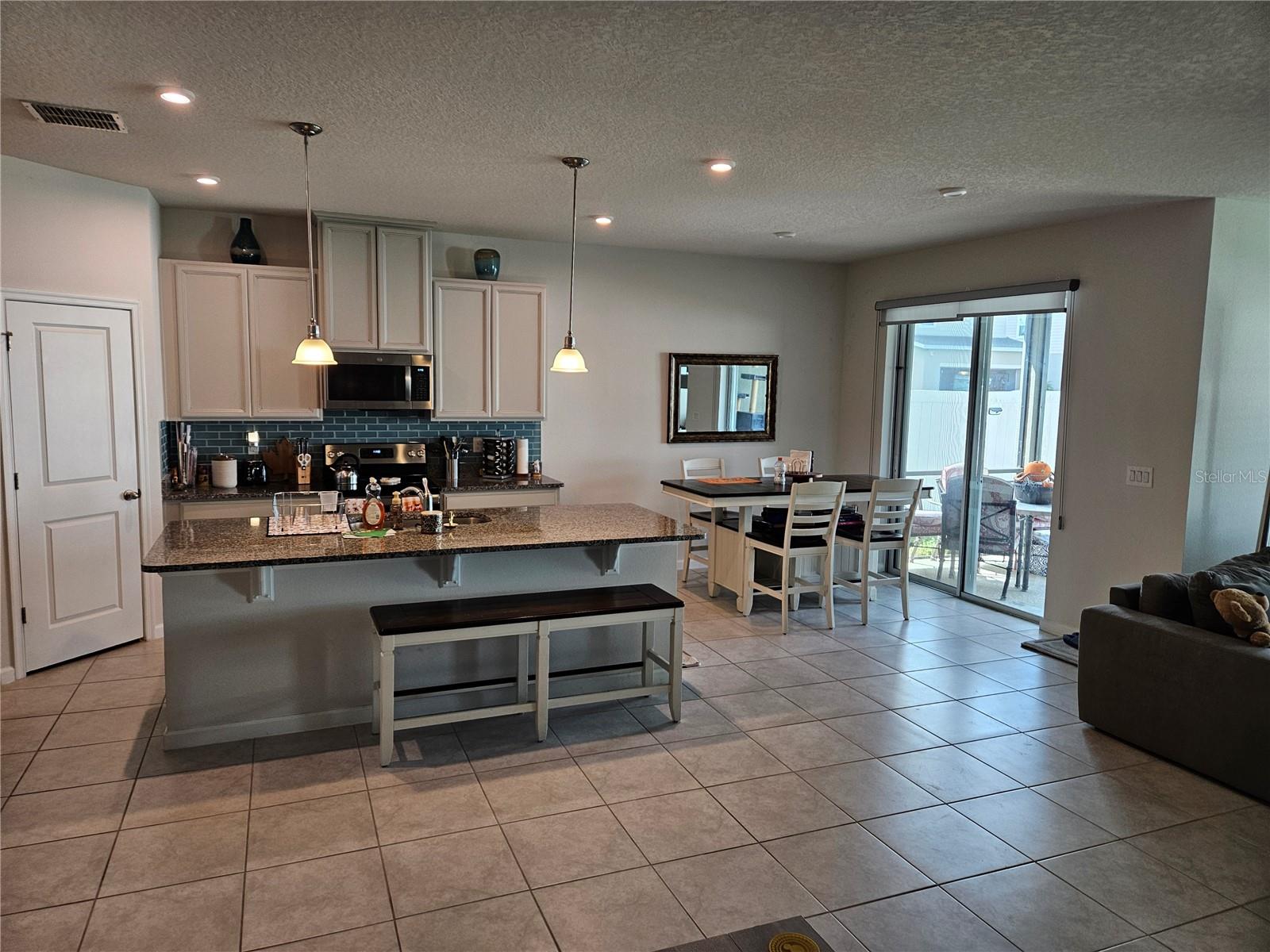 Image 9 of 41 For 692 Bloom Terrace