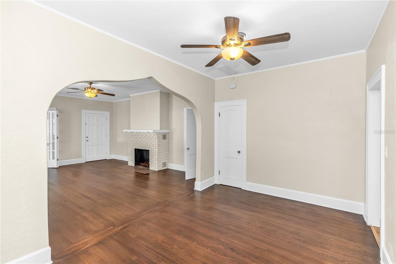 Image 10 of 32 For 812 Harwood Street
