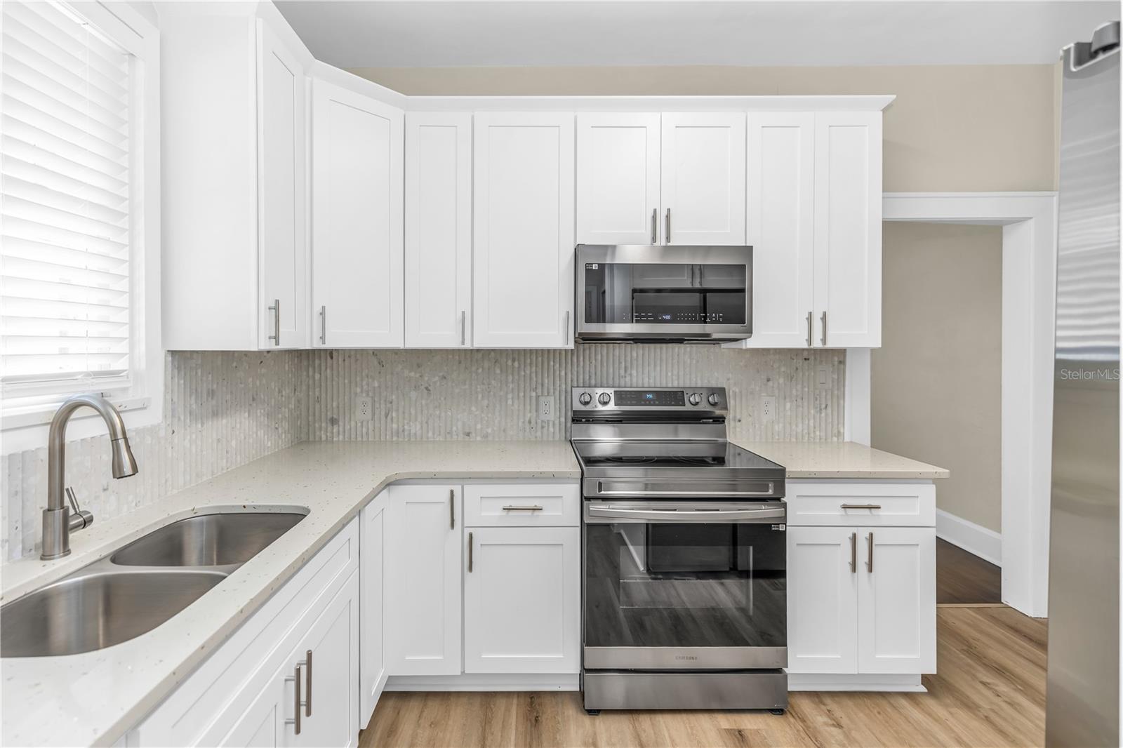 Image 12 of 32 For 812 Harwood Street