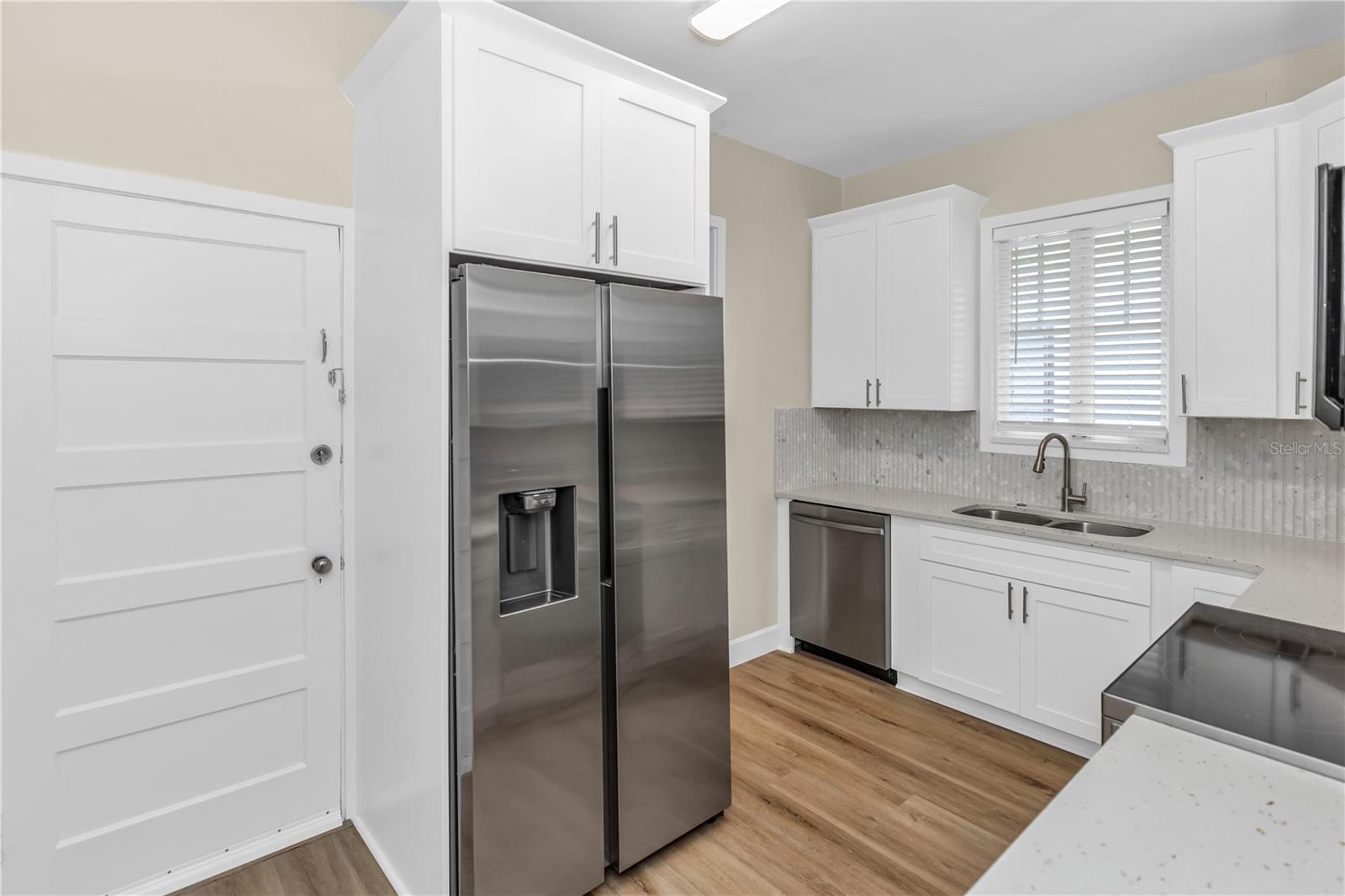 Image 13 of 32 For 812 Harwood Street