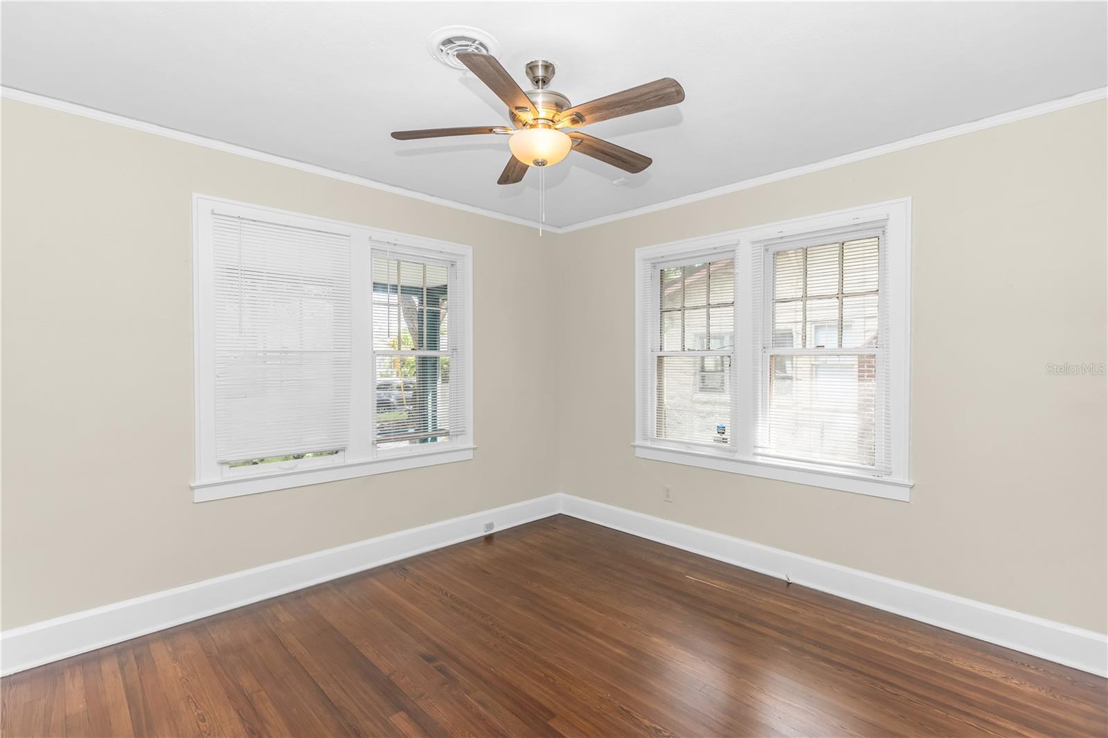 Image 17 of 32 For 812 Harwood Street