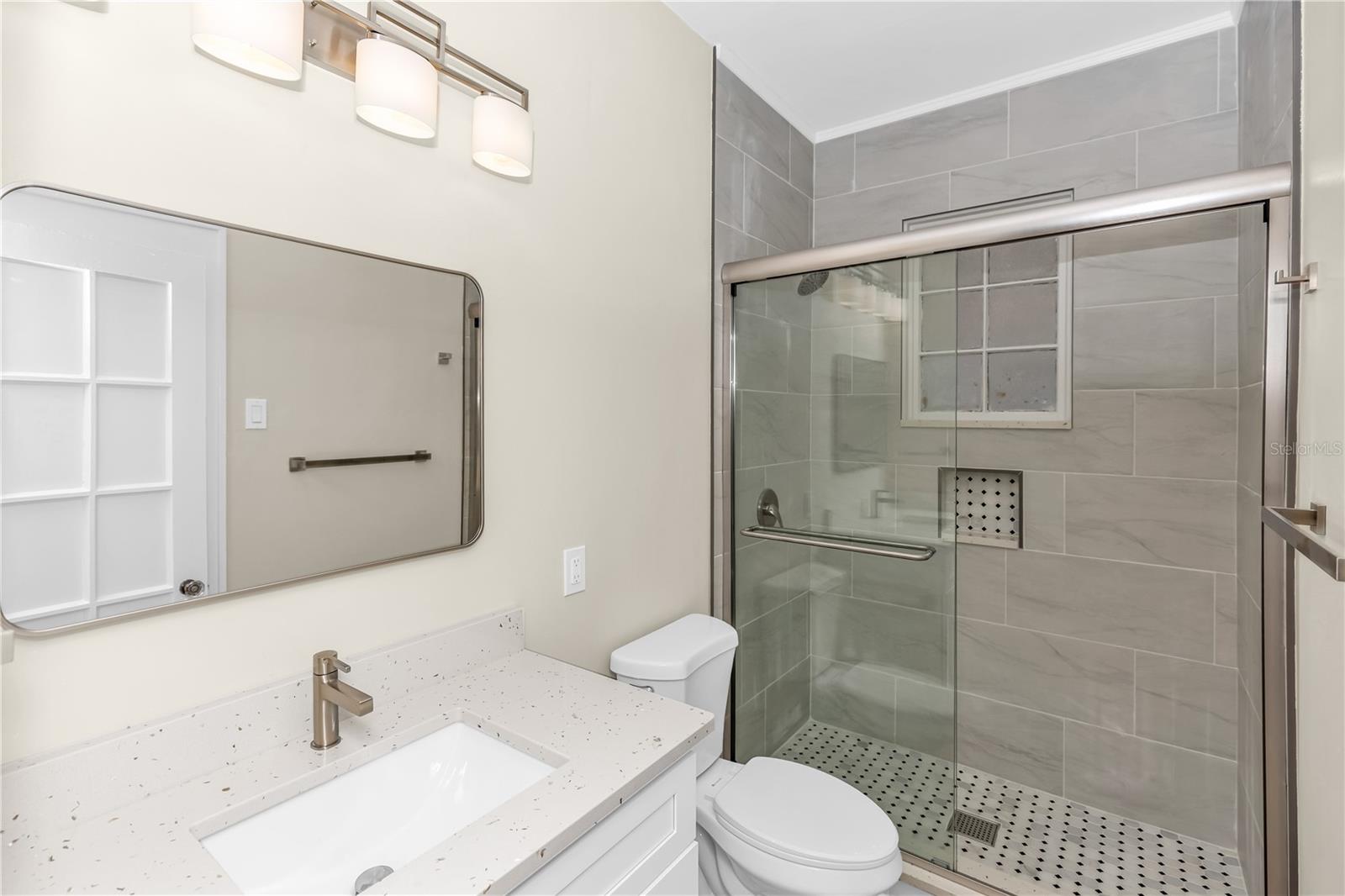 Image 19 of 32 For 812 Harwood Street