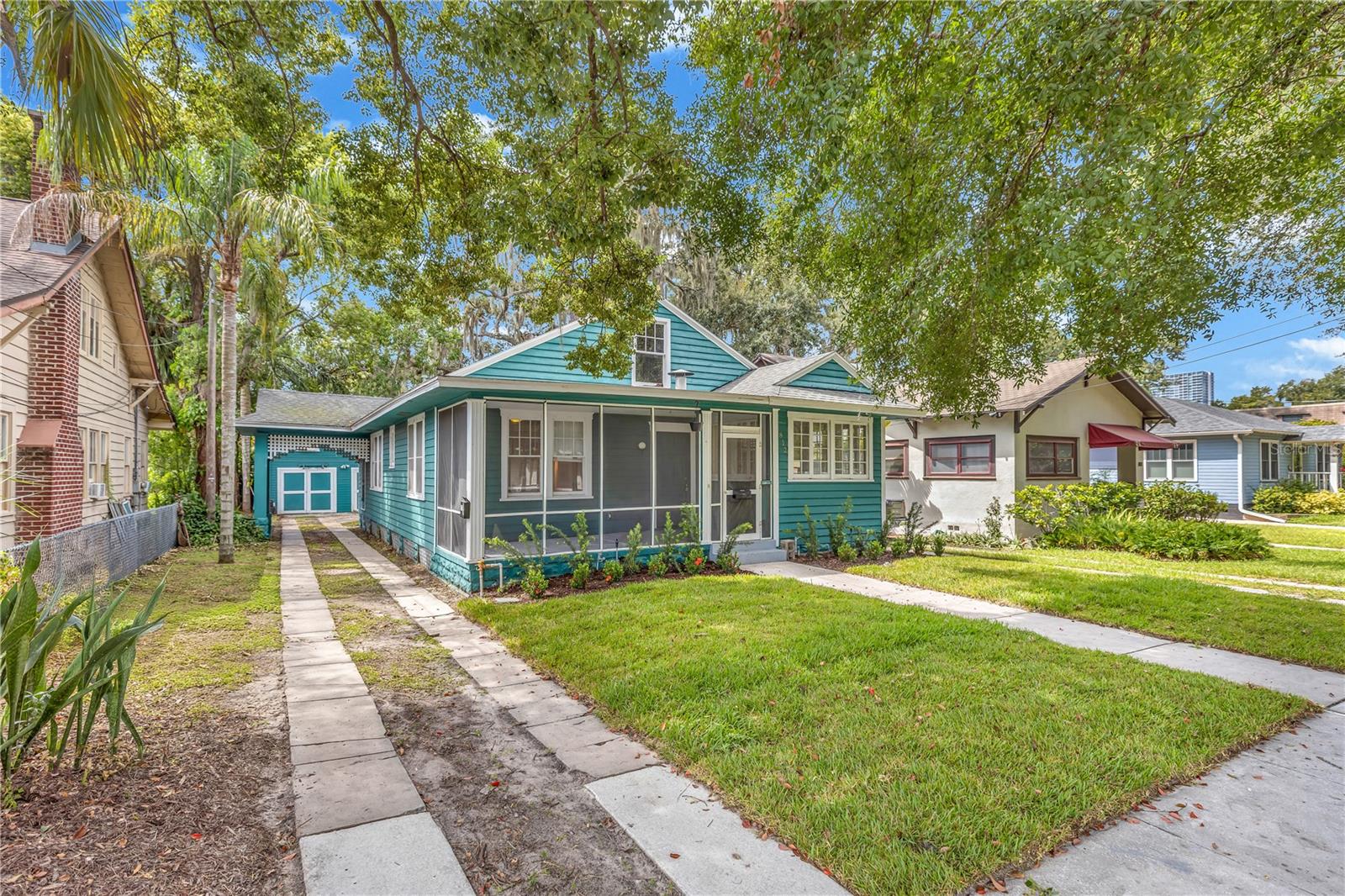 Image 2 of 32 For 812 Harwood Street