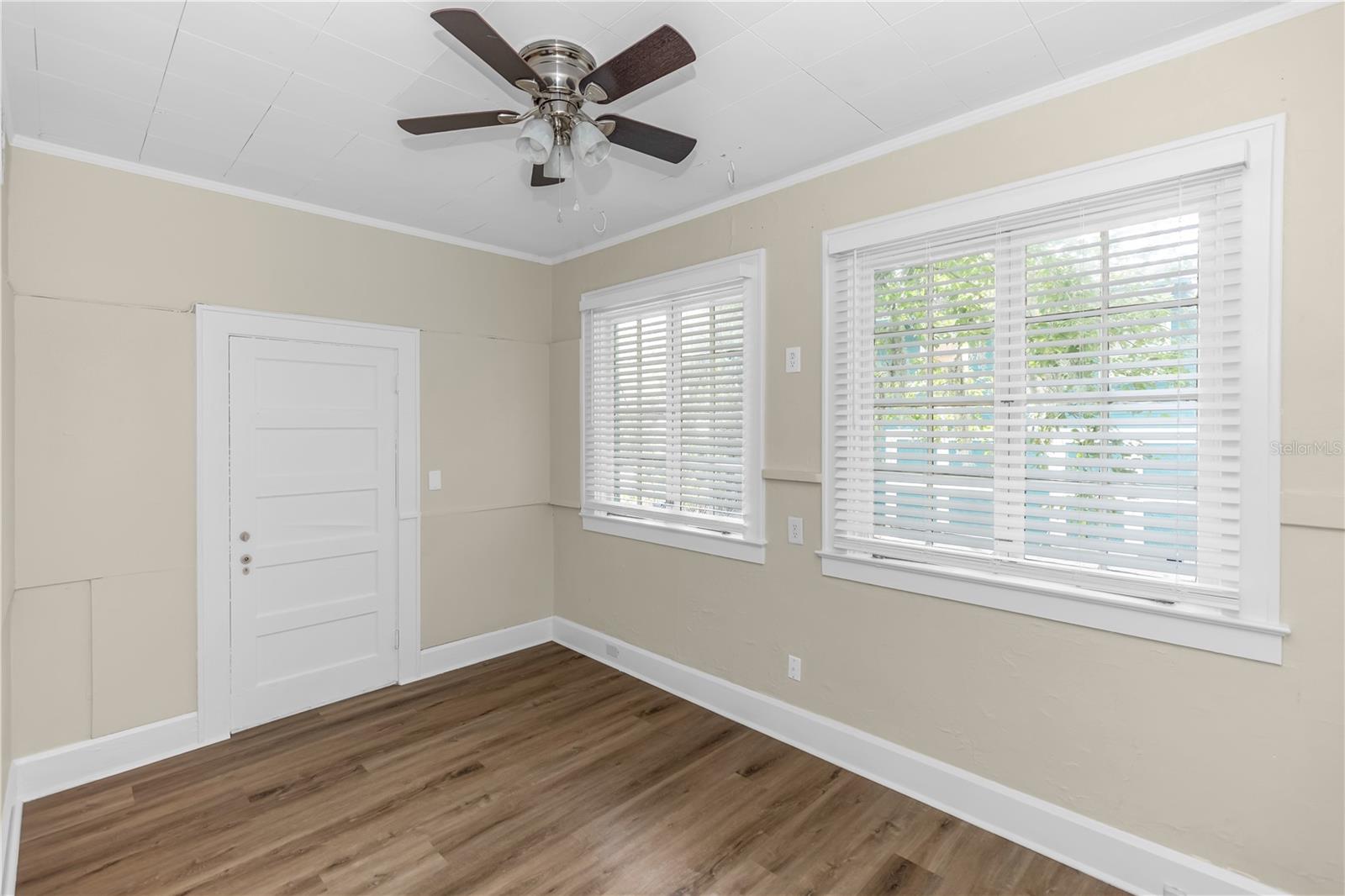 Image 22 of 32 For 812 Harwood Street