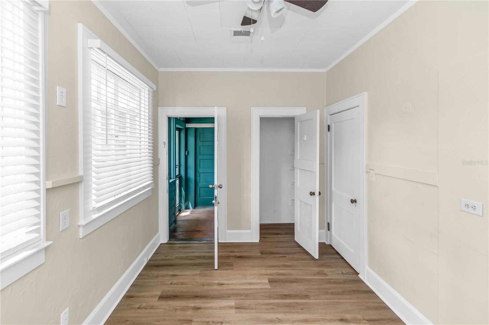 Image 33 of 43 For 812 Harwood Street