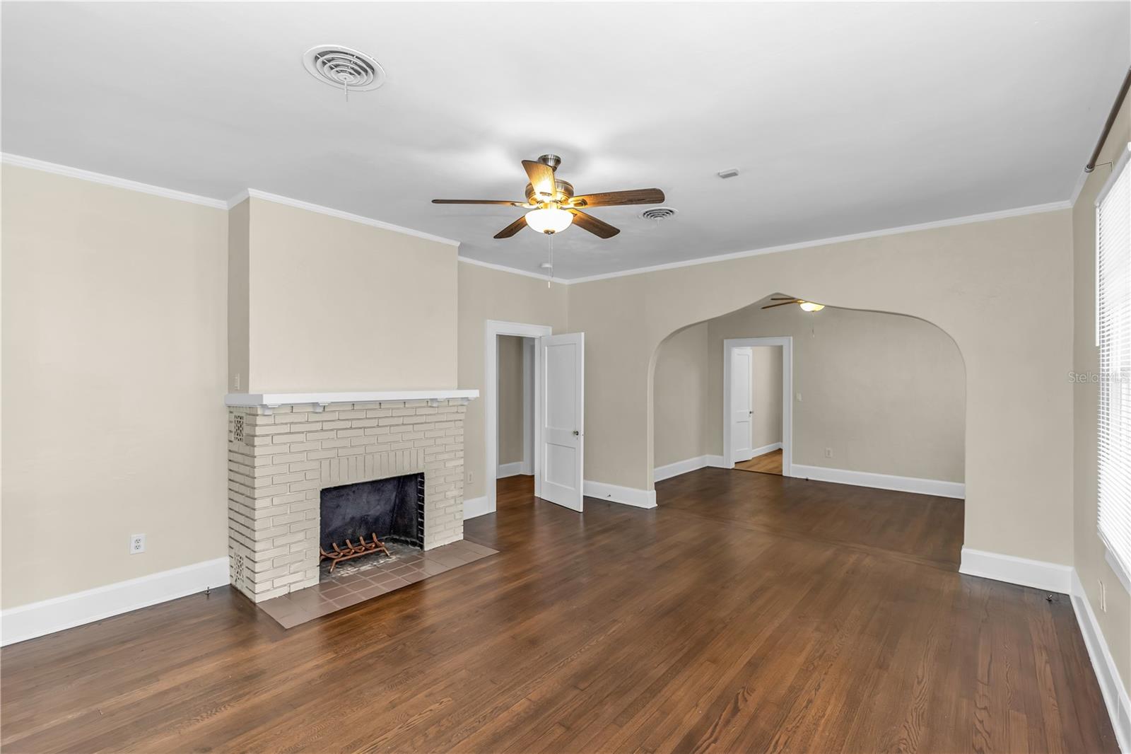 Image 7 of 32 For 812 Harwood Street