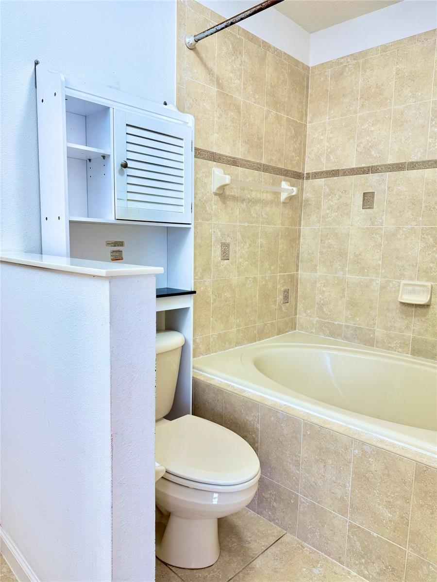 Image 18 of 34 For 16752 Cedar Crest Drive