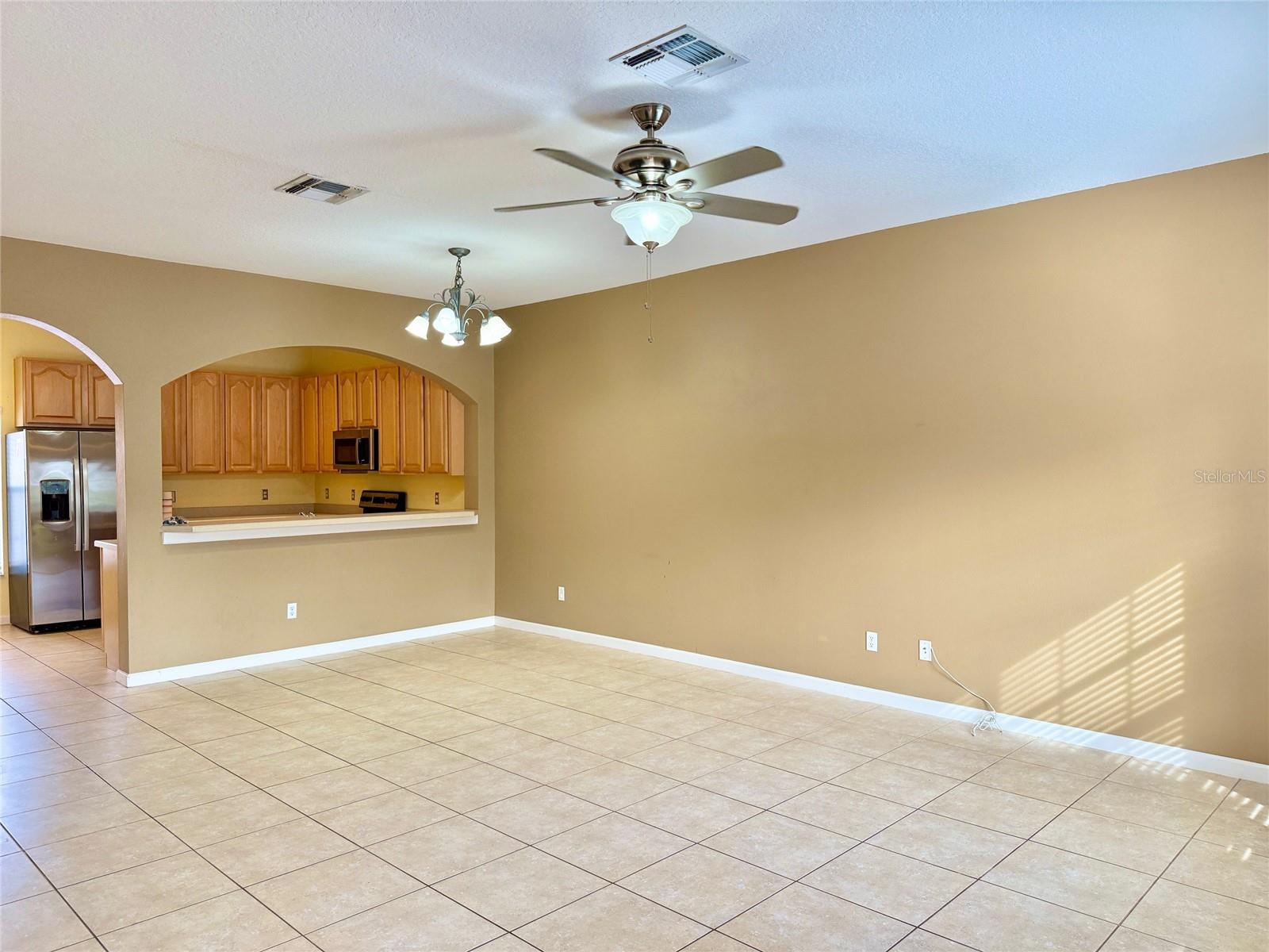 Image 4 of 34 For 16752 Cedar Crest Drive