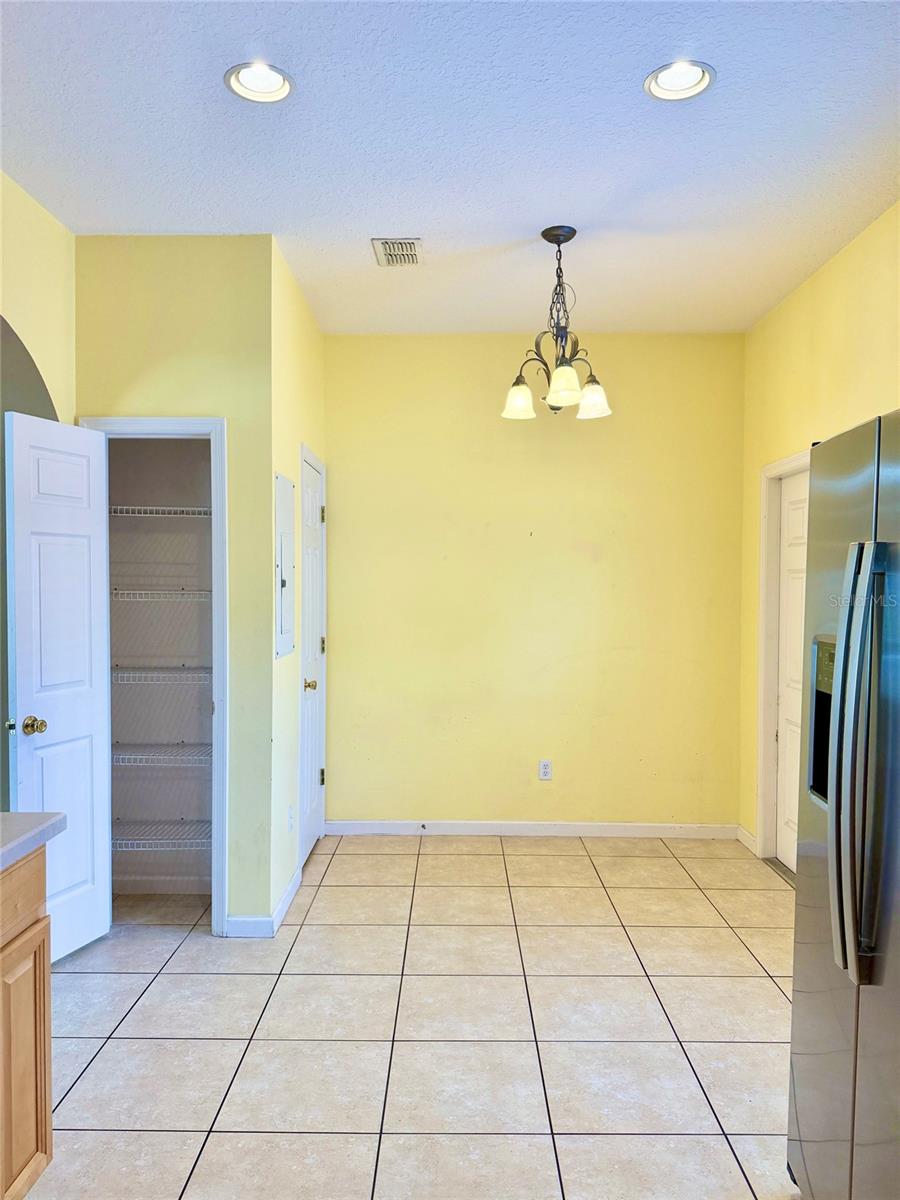 Image 9 of 34 For 16752 Cedar Crest Drive