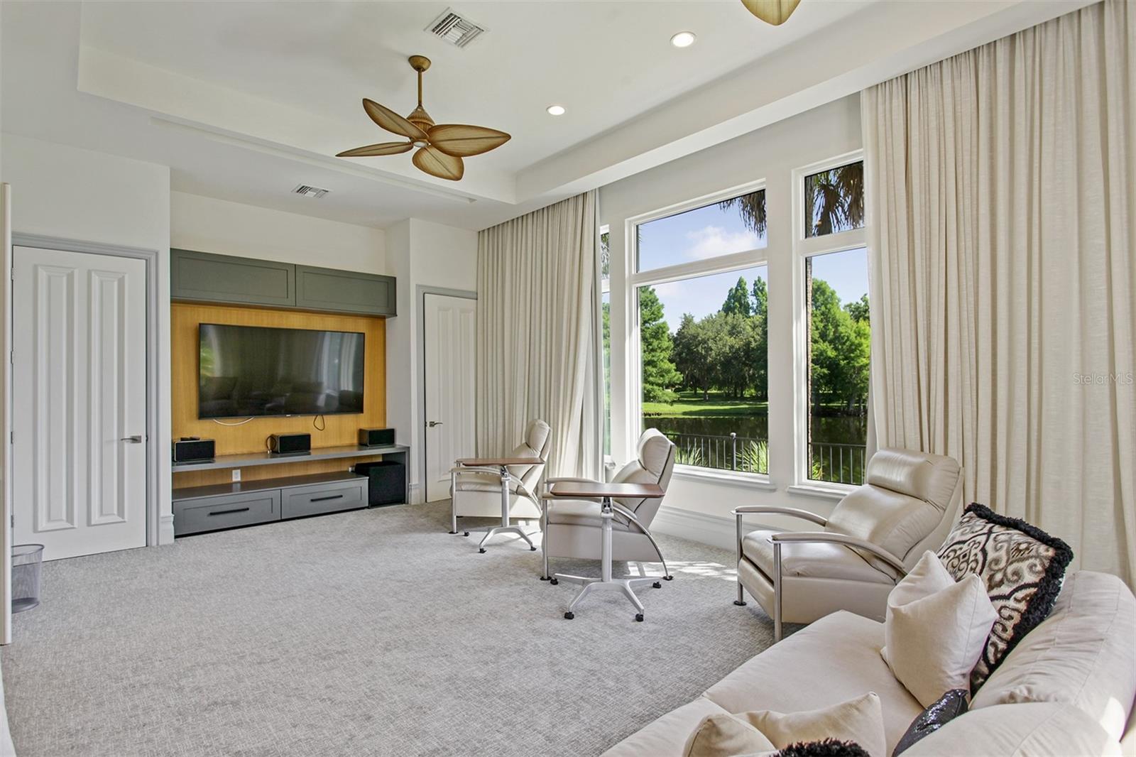 Image 12 of 45 For 10372 Kensington Shore Drive