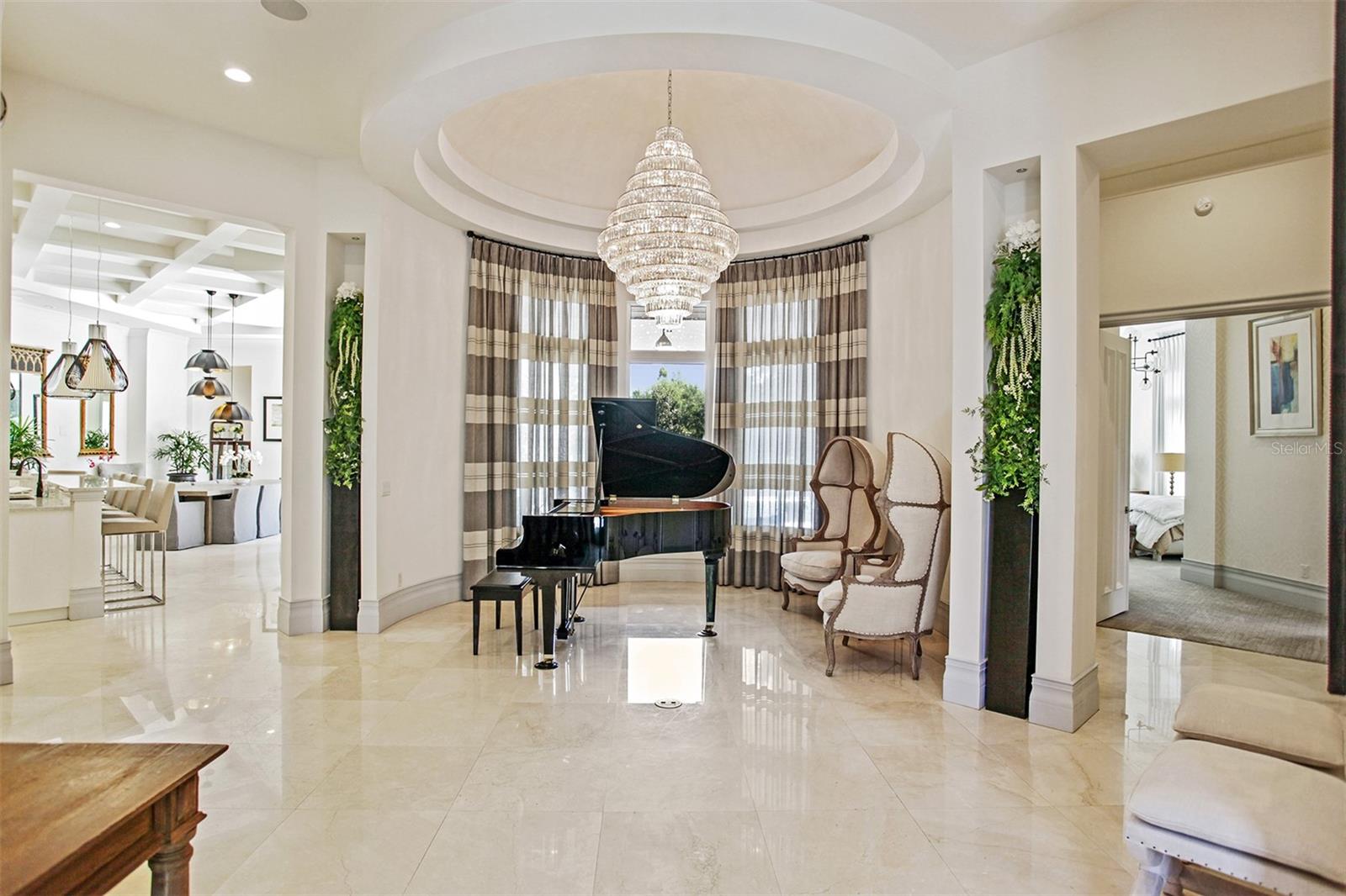 Image 4 of 45 For 10372 Kensington Shore Drive