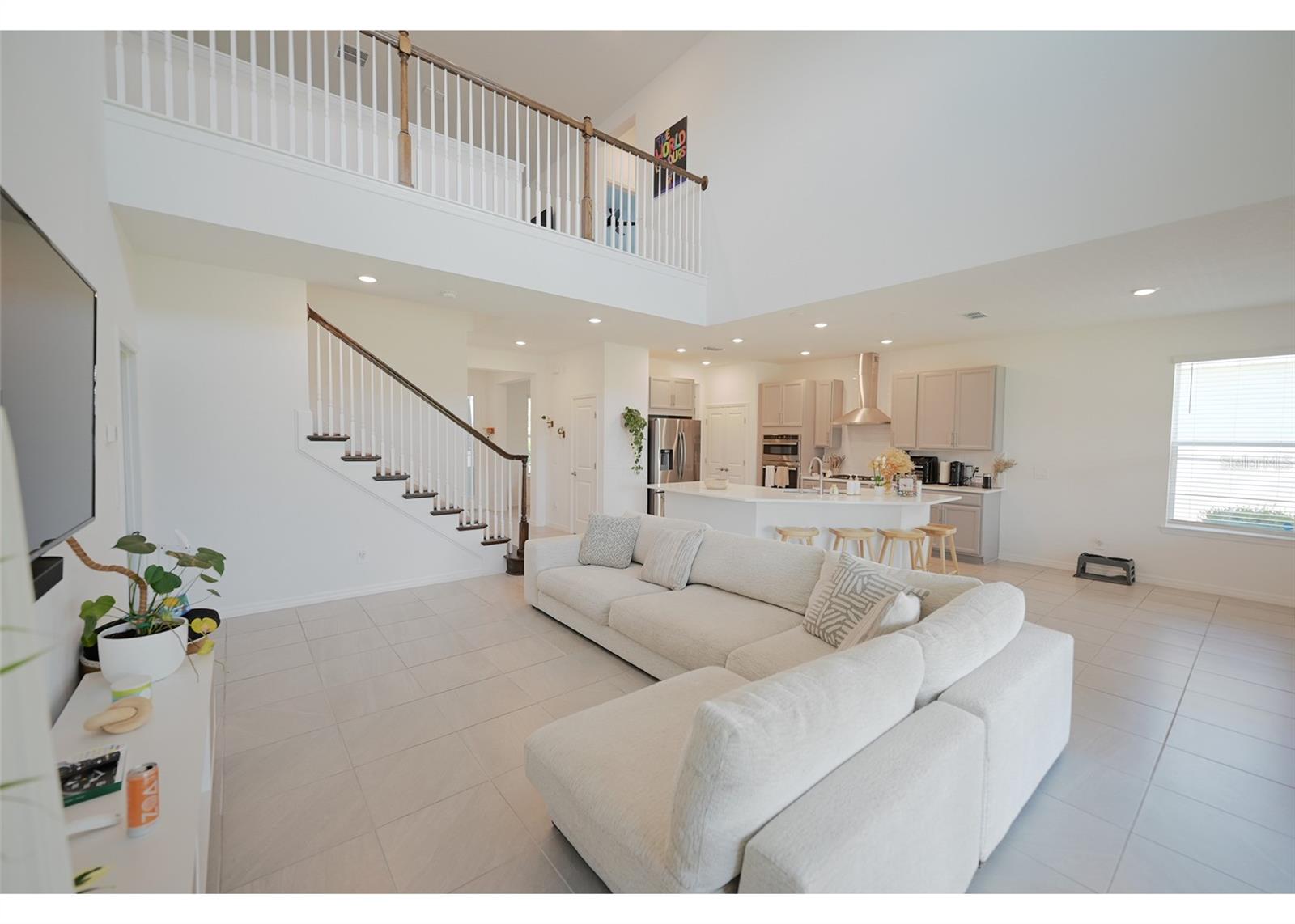 Image 3 of 8 For 924 Lakeside Estates Drive