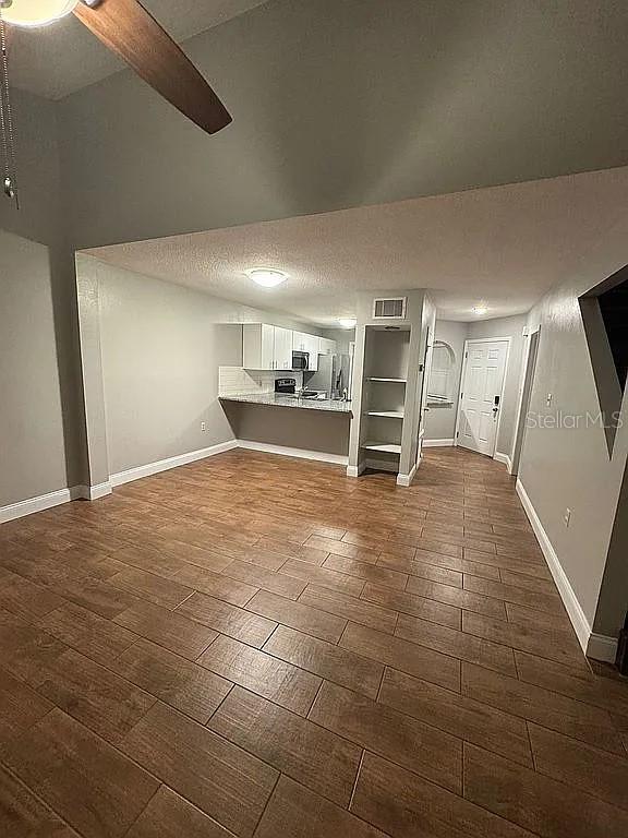 Image 6 of 44 For 5082 Ernst Court 33