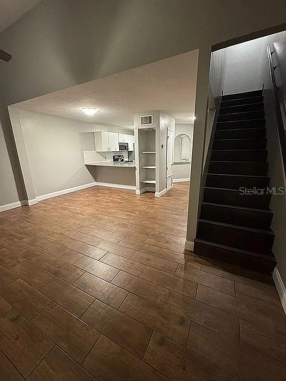Image 7 of 44 For 5082 Ernst Court 33