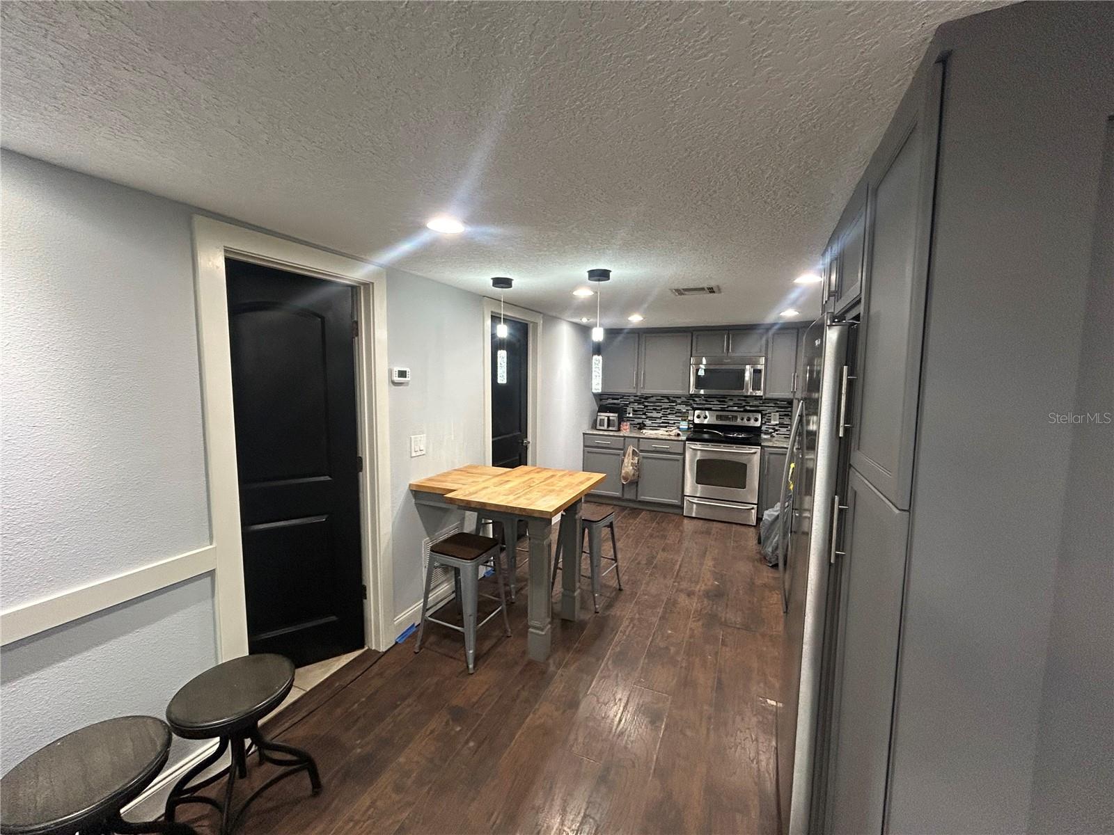 Image 6 of 8 For 2854 Bungalow Boulevard