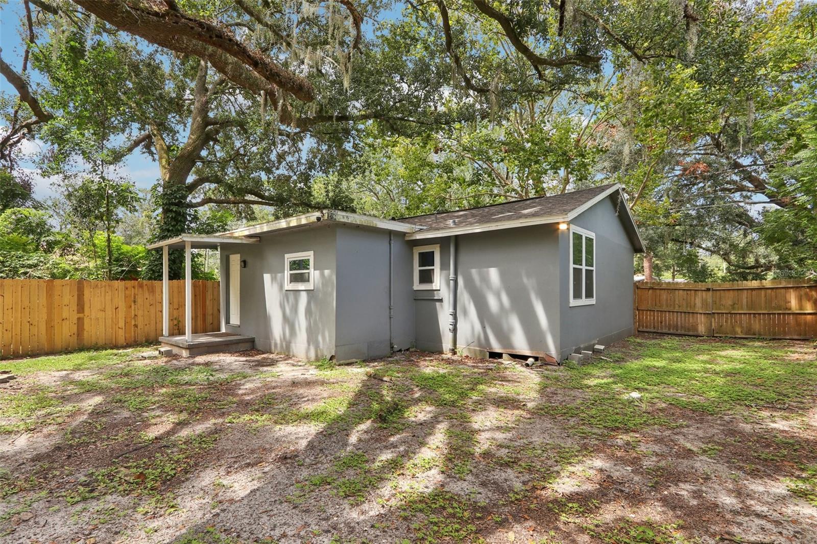 Listing photo id 20 for 1623 16th Way