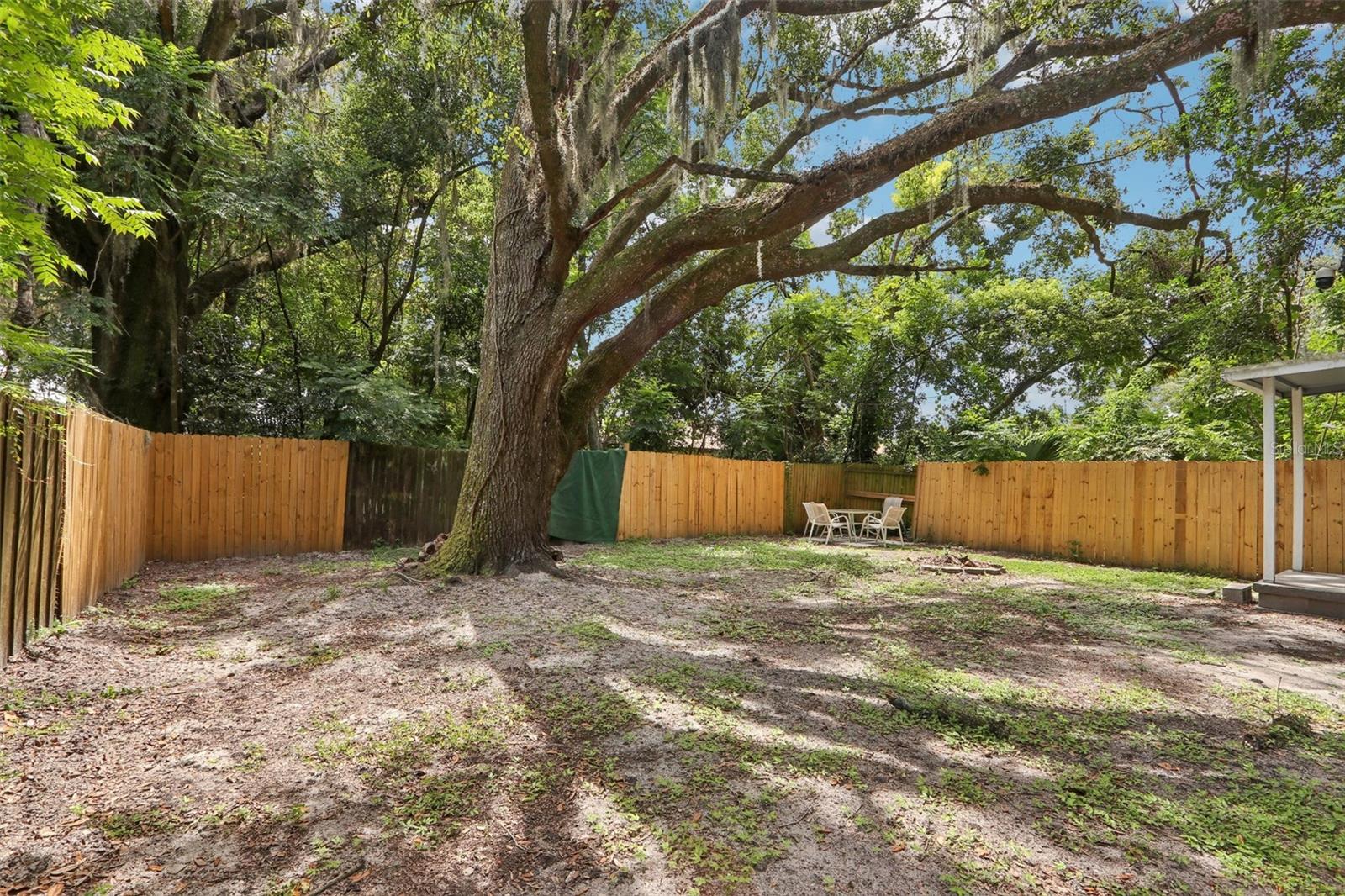 Listing photo id 22 for 1623 16th Way