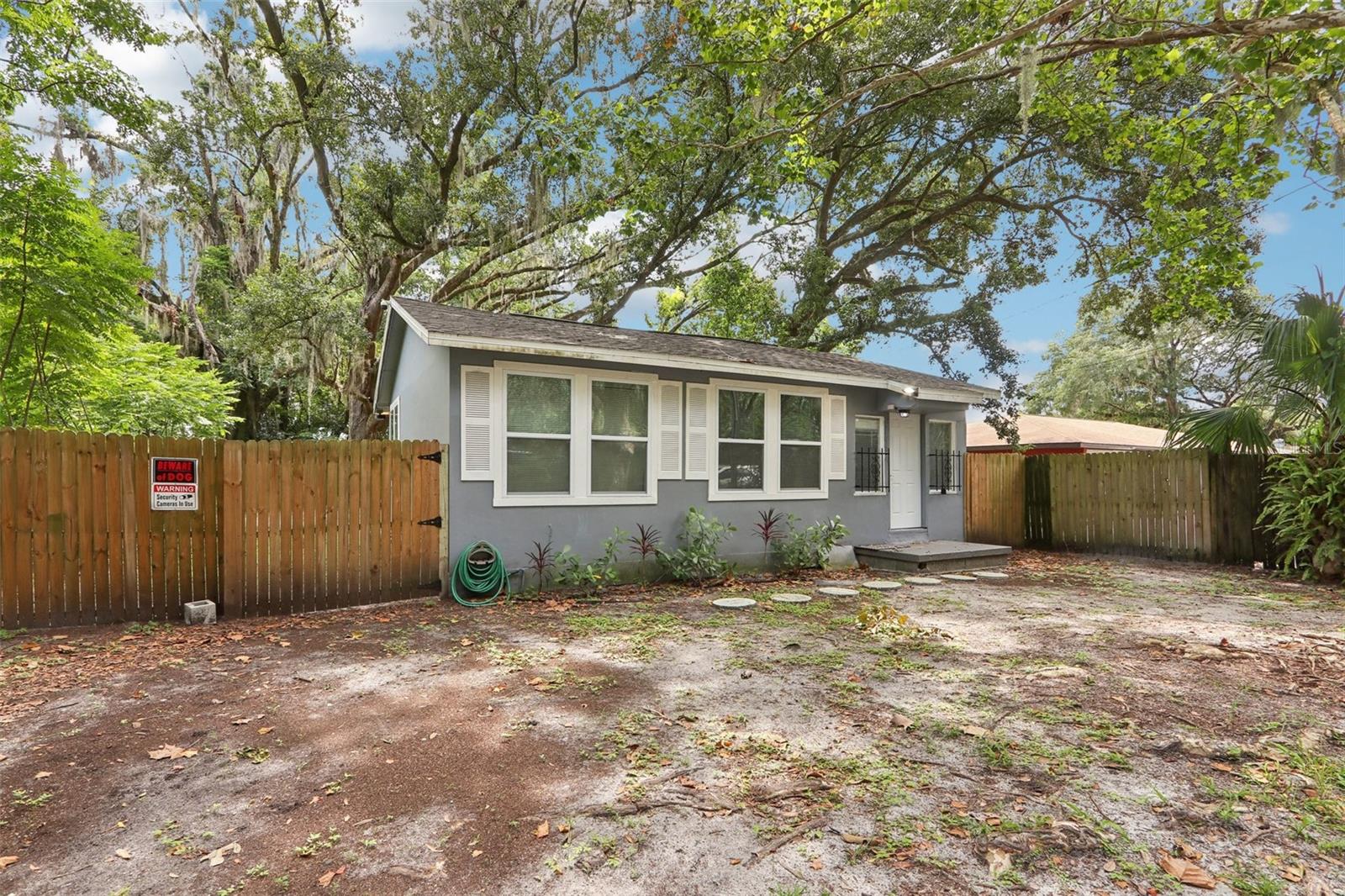 Listing photo id 1 for 1623 16th Way