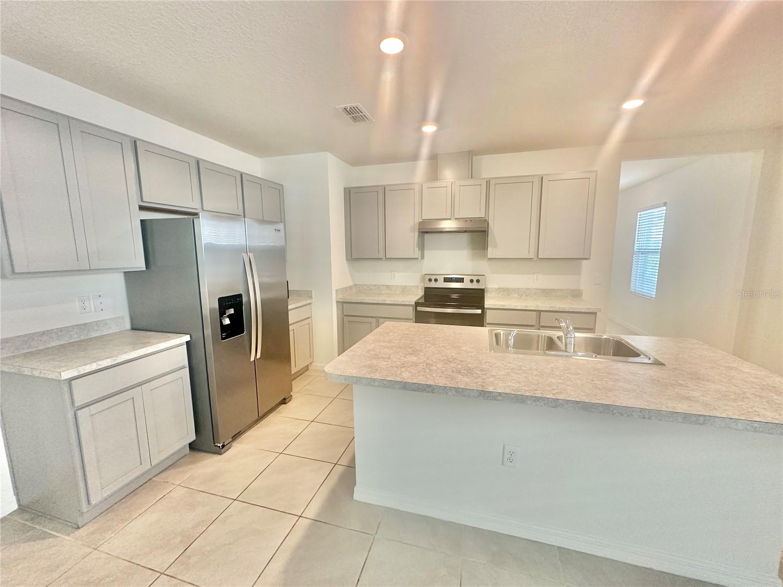 Image 5 of 23 For 838 August Sky Drive