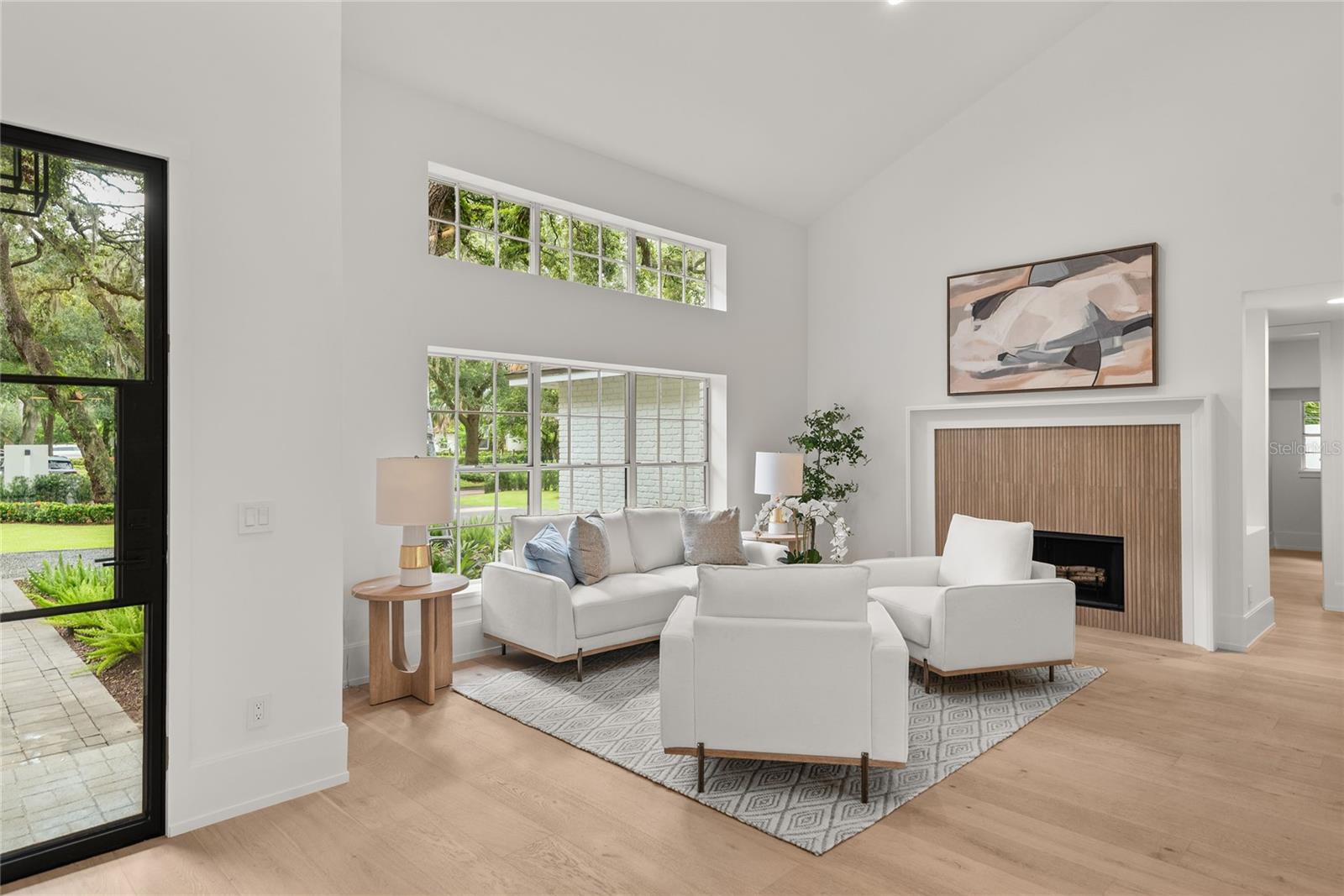 Image 5 of 72 For 1885 Temple Drive