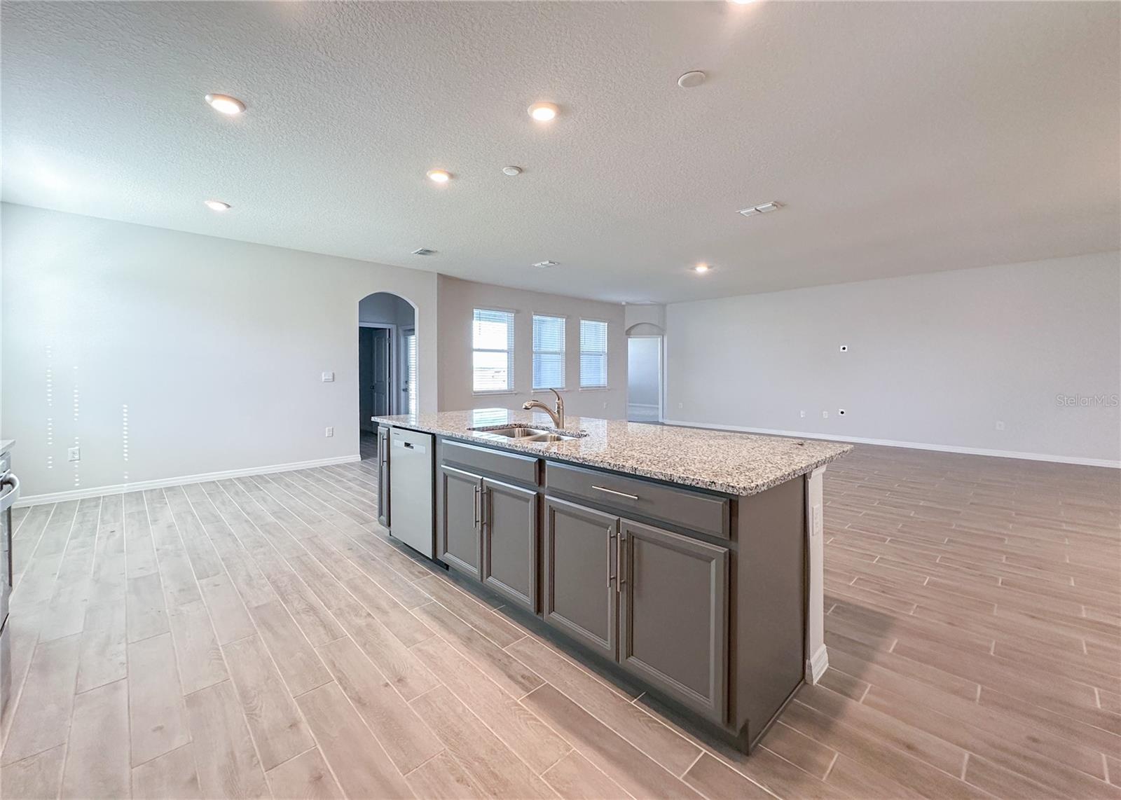 Image 12 of 41 For 14413 Bayuk Way