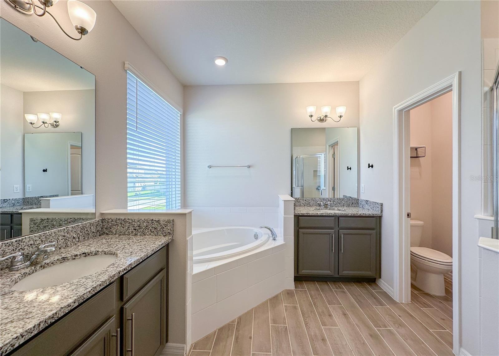 Image 25 of 41 For 14413 Bayuk Way