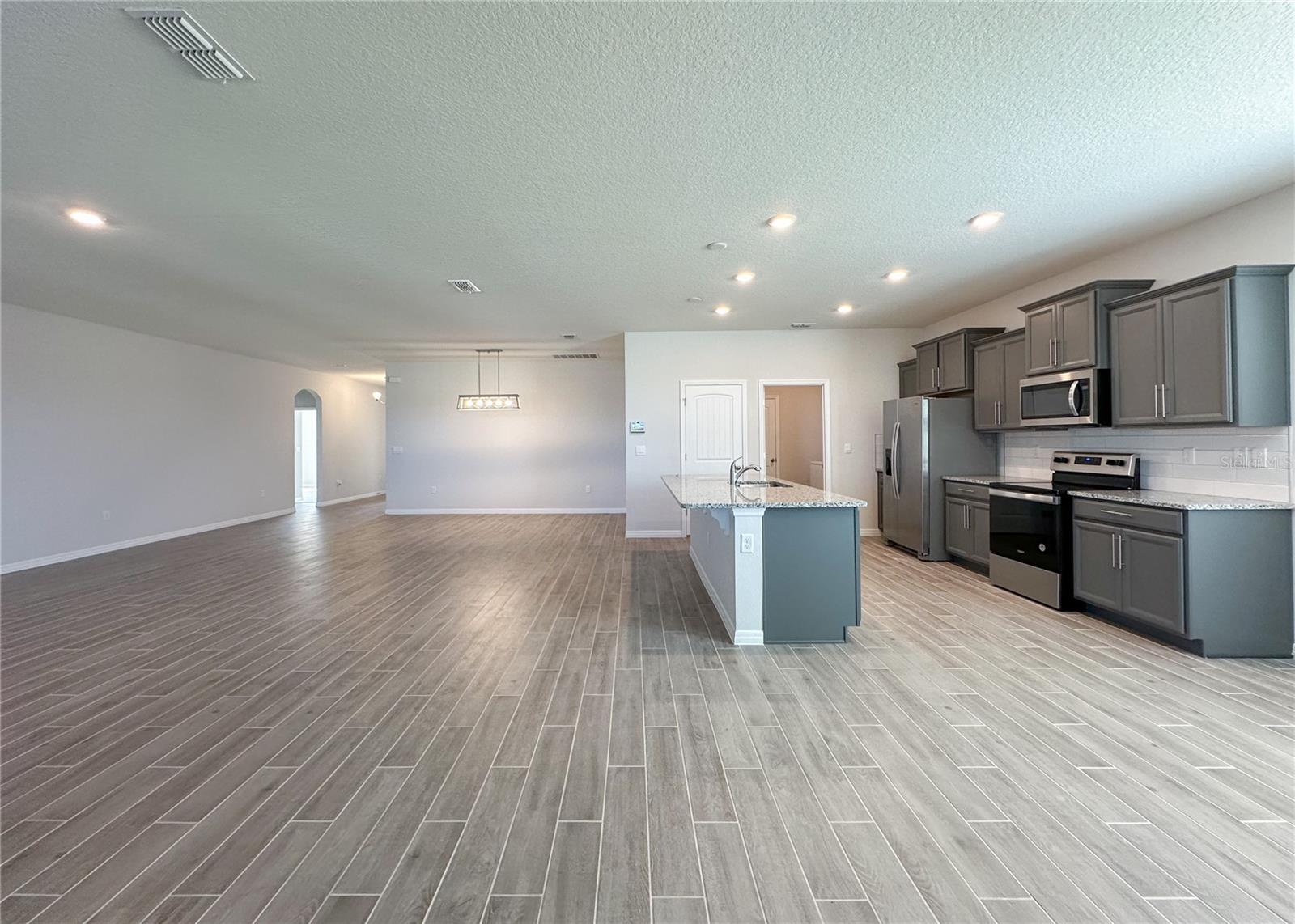 Image 5 of 41 For 14413 Bayuk Way