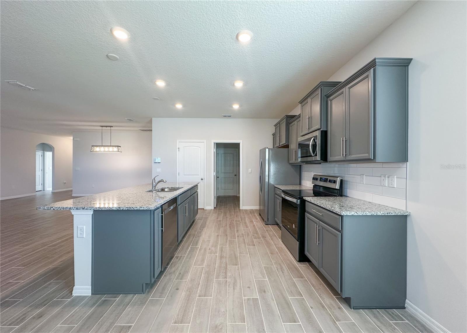 Image 7 of 41 For 14413 Bayuk Way