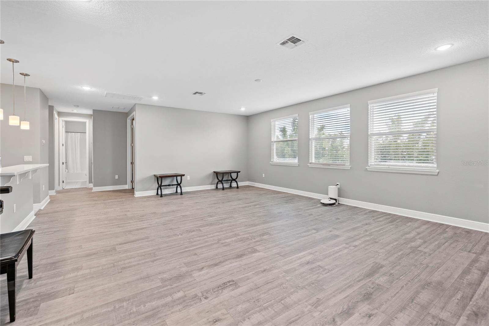 Image 31 of 50 For 8066 Ludington Circle