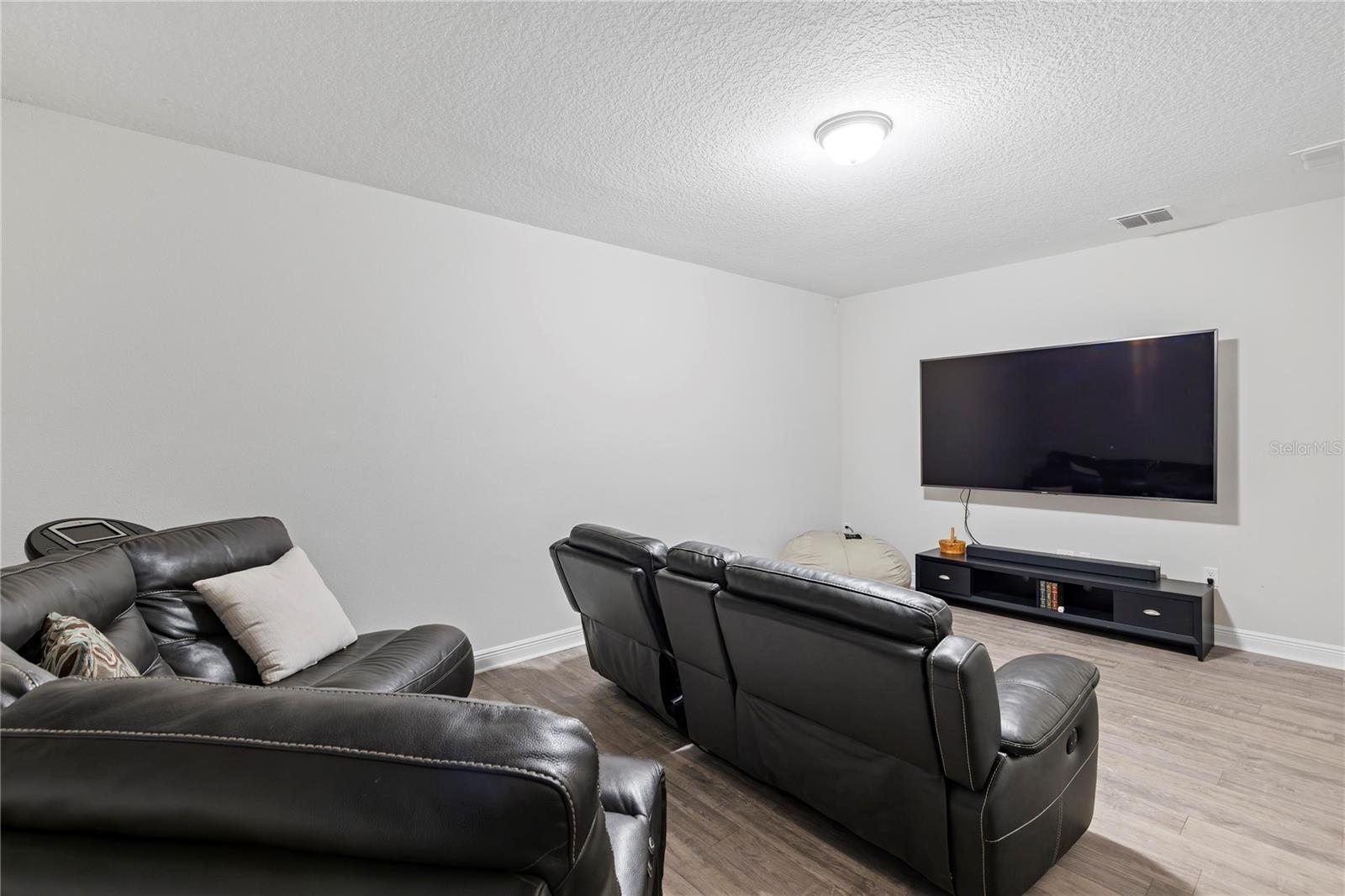 Image 36 of 50 For 8066 Ludington Circle