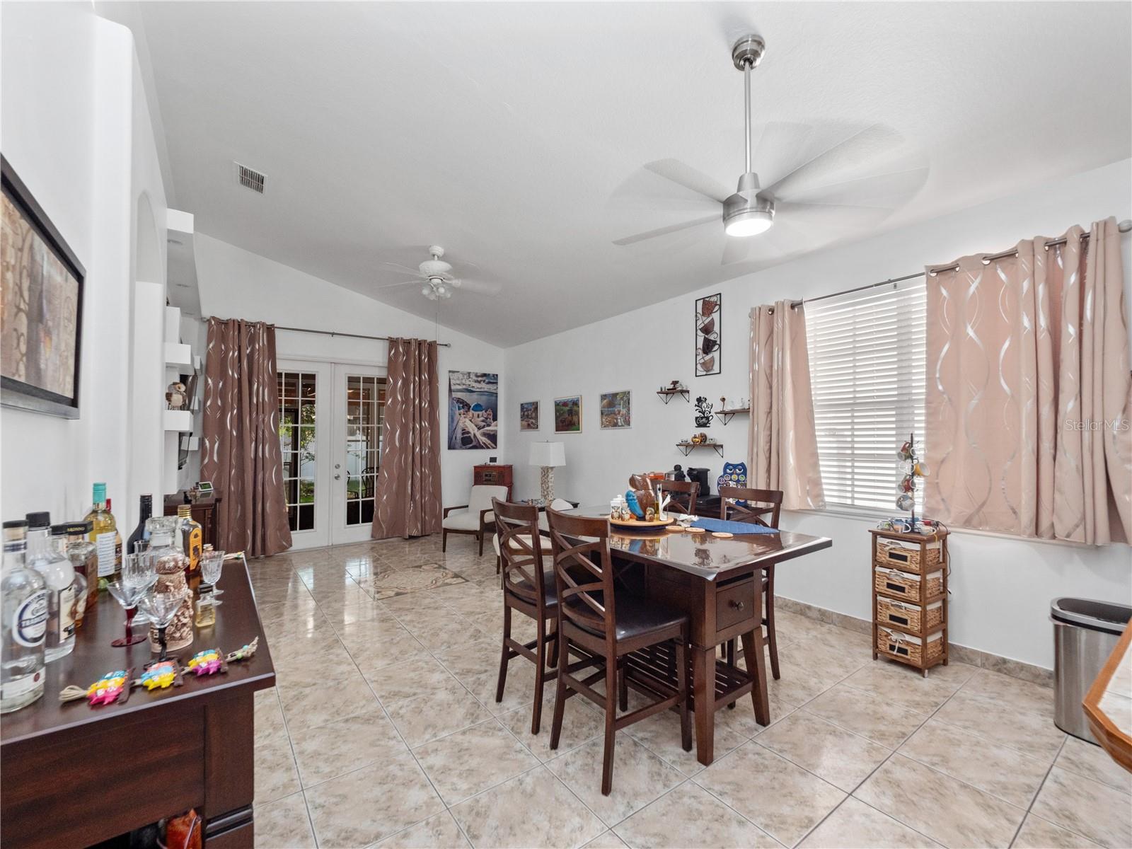 Image 10 of 27 For 2080 Windcrest Lake Circle