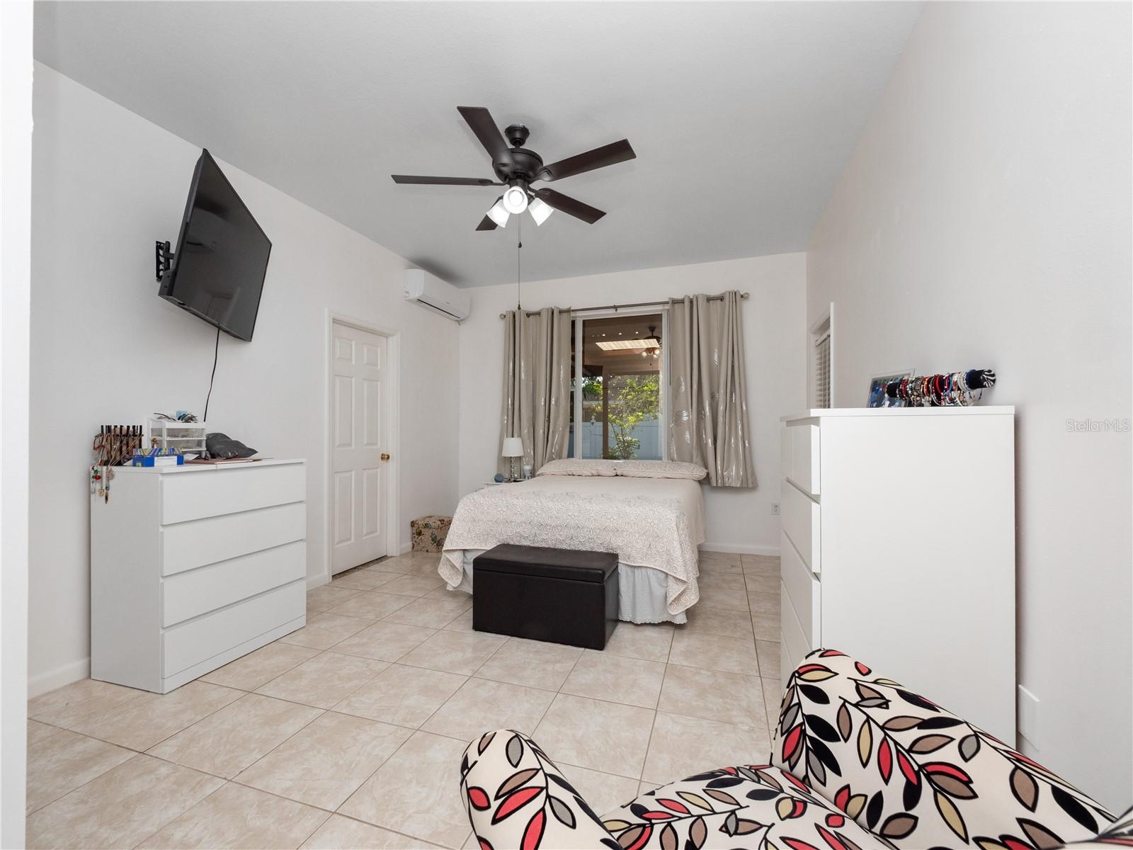 Image 14 of 27 For 2080 Windcrest Lake Circle