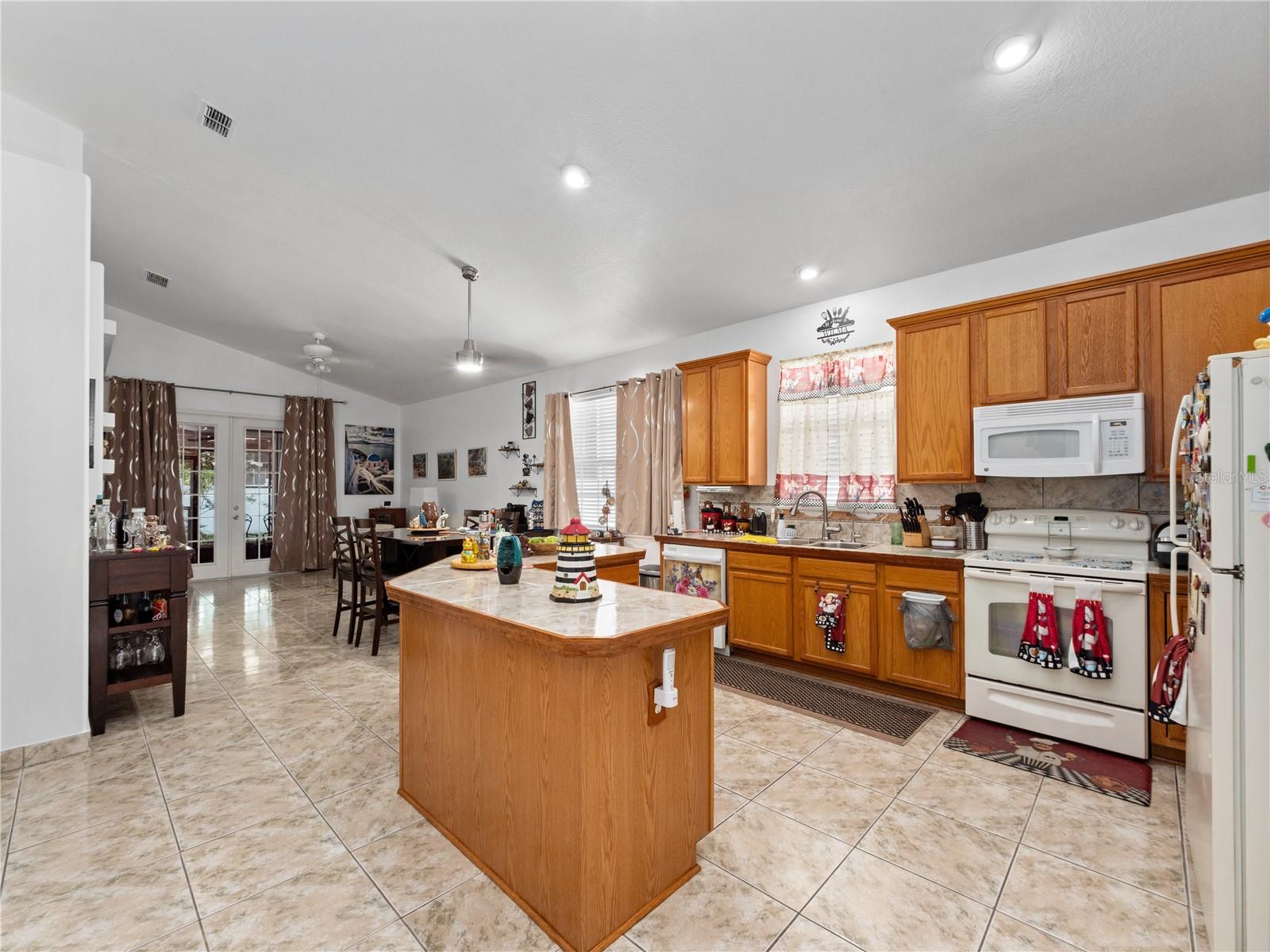 Image 7 of 27 For 2080 Windcrest Lake Circle