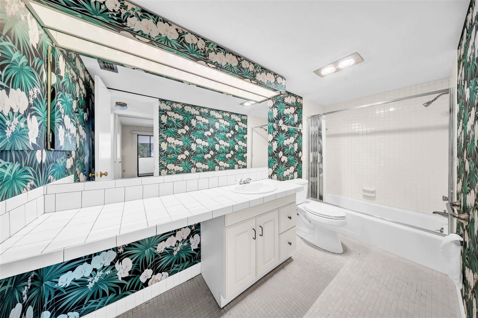Image 33 of 47 For 14123 Cypress Circle 14123