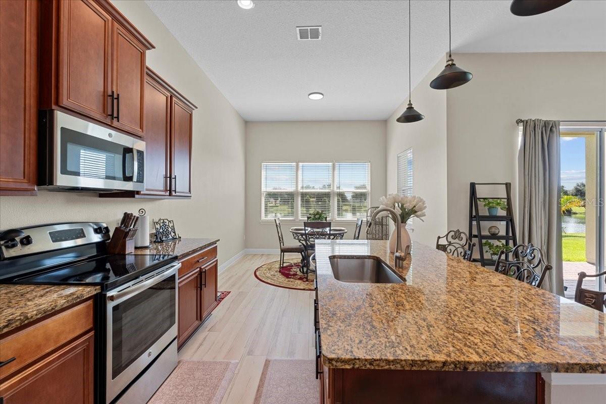 Image 13 of 49 For 3715 Paradiso Circle