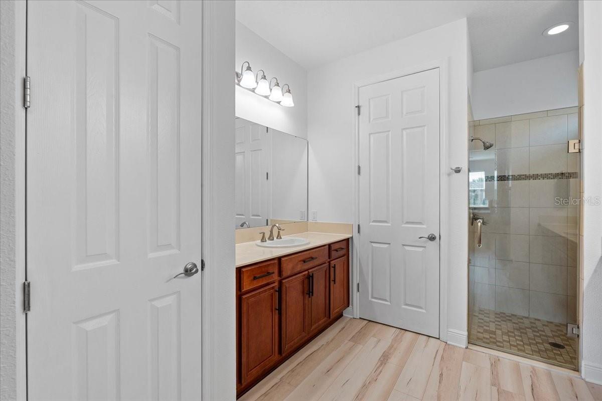 Image 23 of 49 For 3715 Paradiso Circle