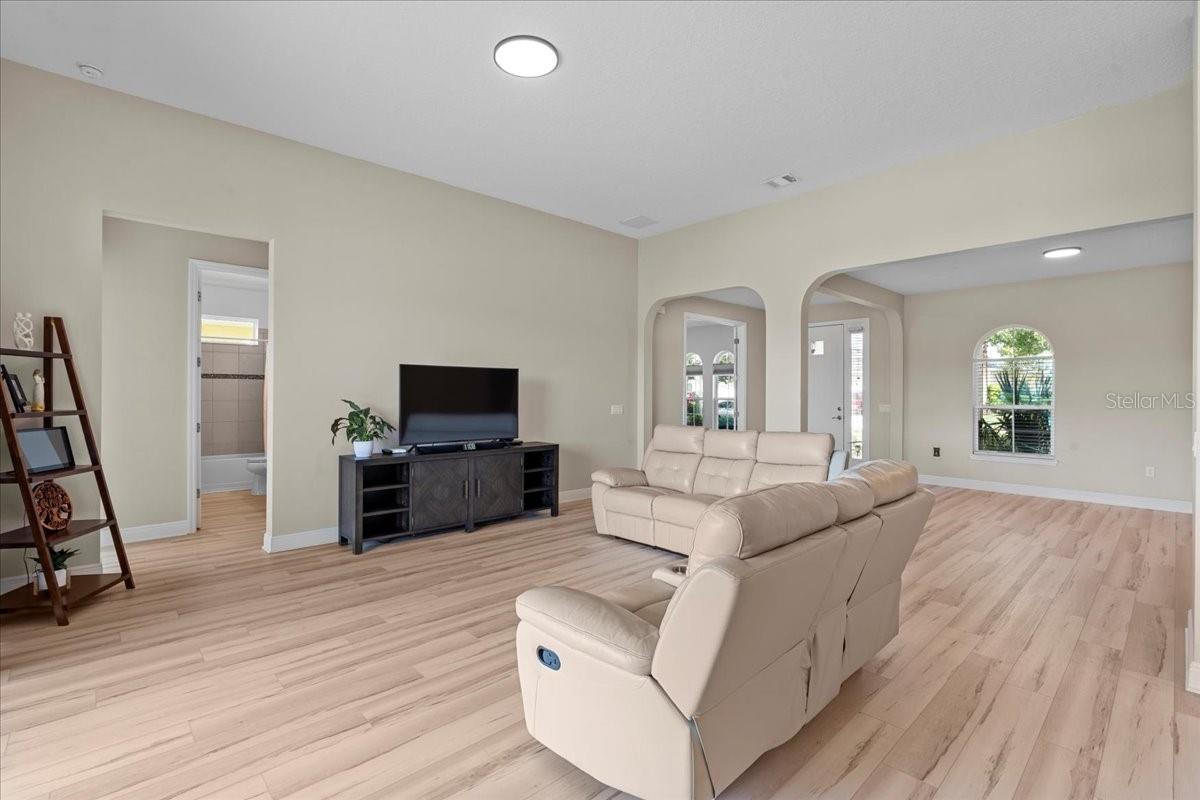 Image 9 of 49 For 3715 Paradiso Circle