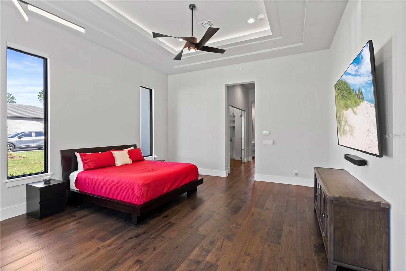 Image 20 of 100 For 15634 Pendio Drive