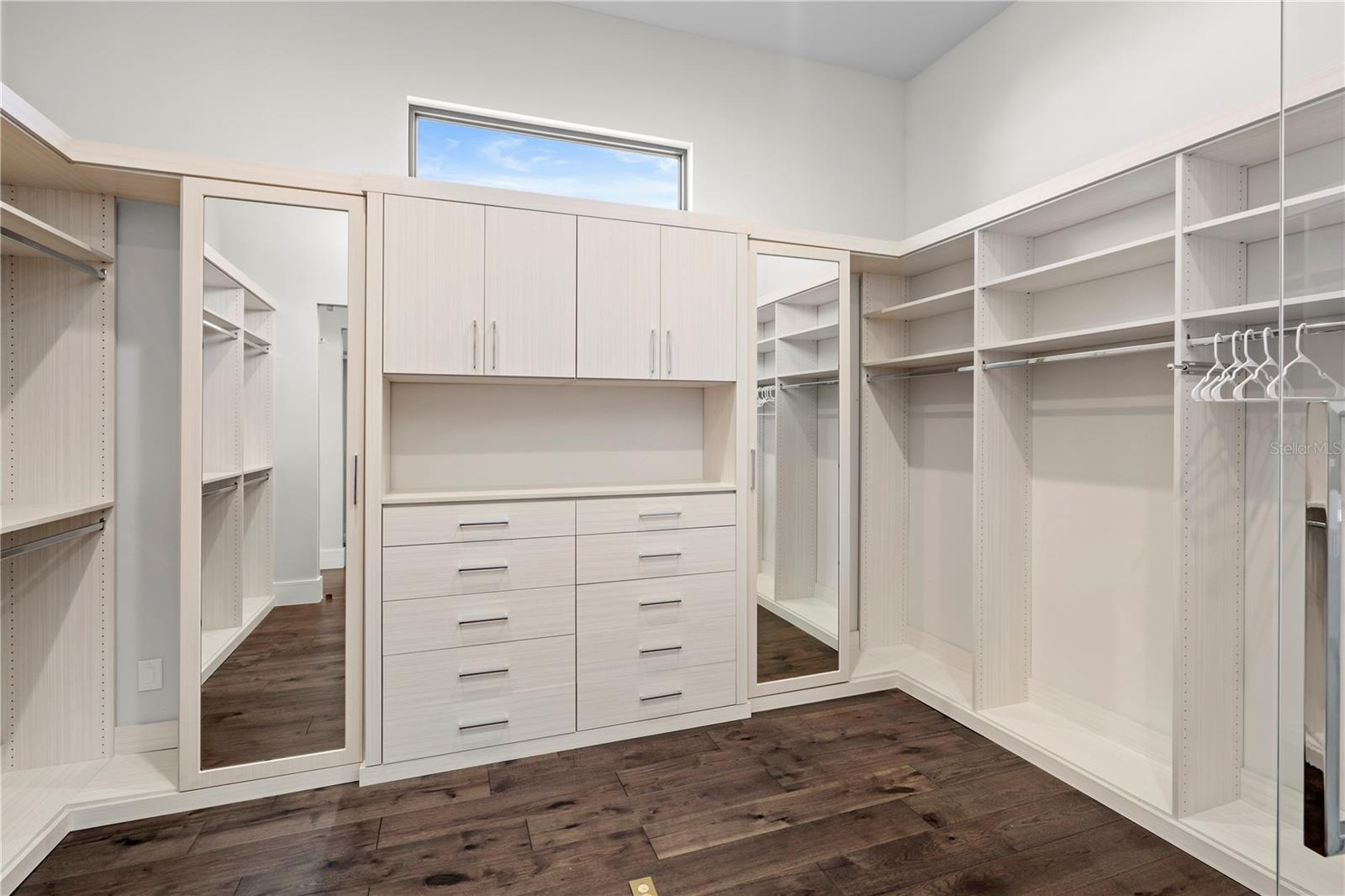 Image 27 of 100 For 15634 Pendio Drive