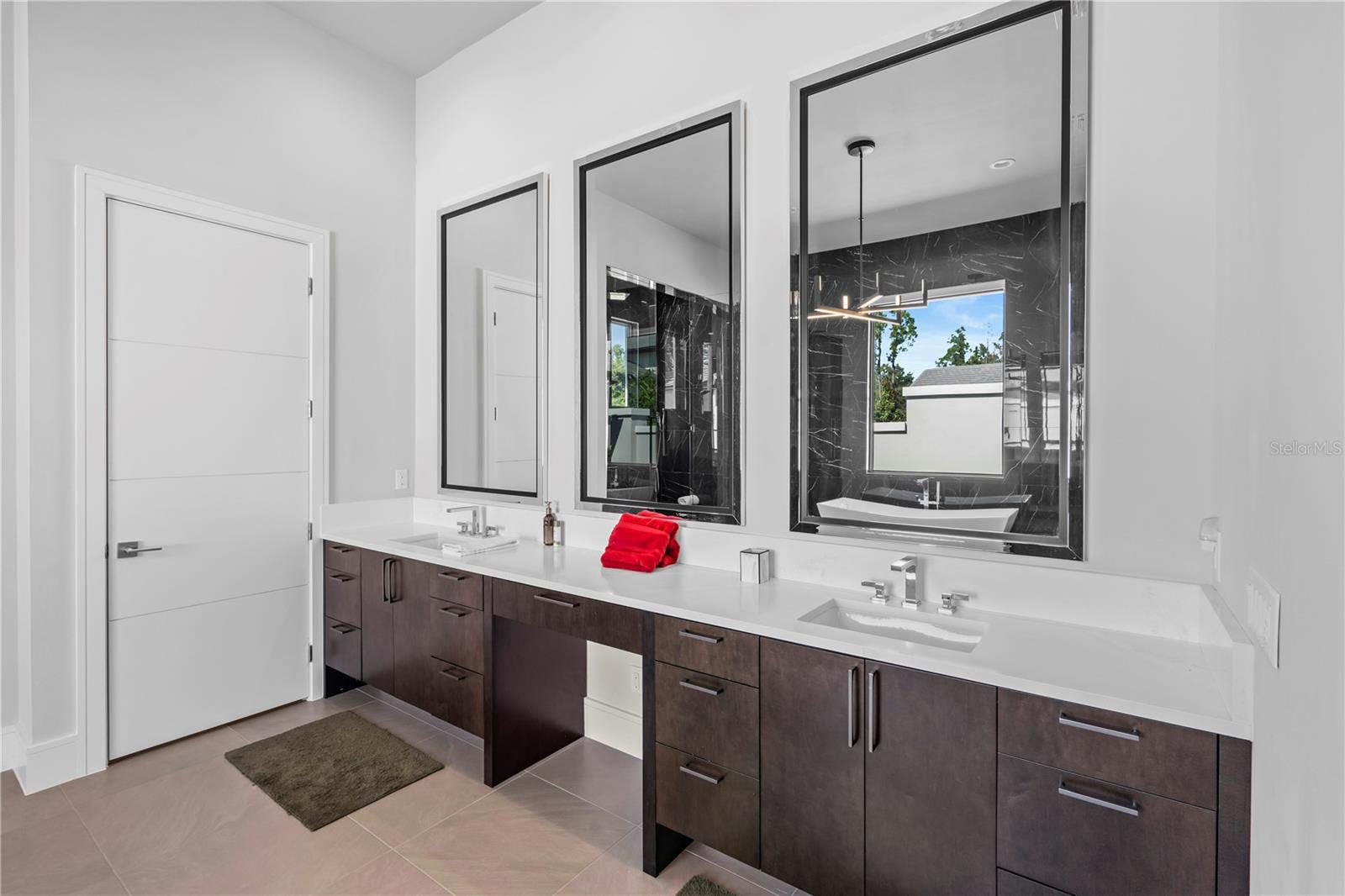 Image 33 of 100 For 15634 Pendio Drive