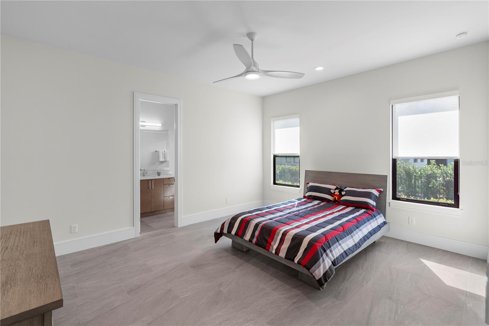 Image 43 of 100 For 15634 Pendio Drive